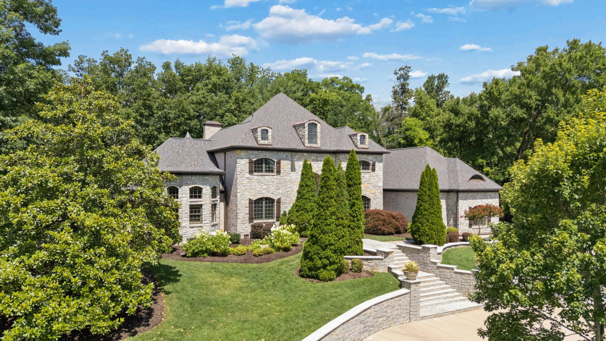 1008 Monroe Ln