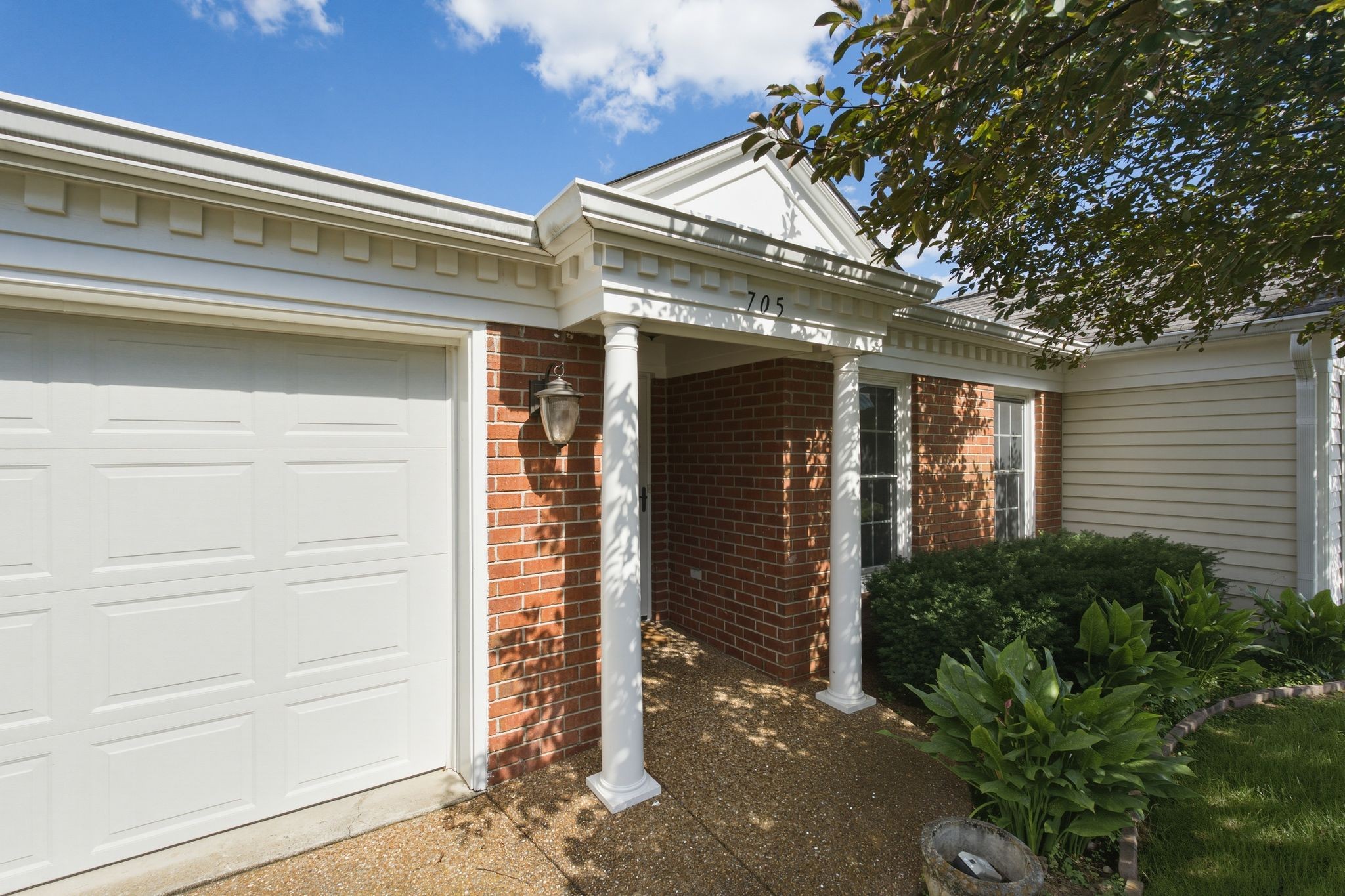 705 Mount Carmel Pl
