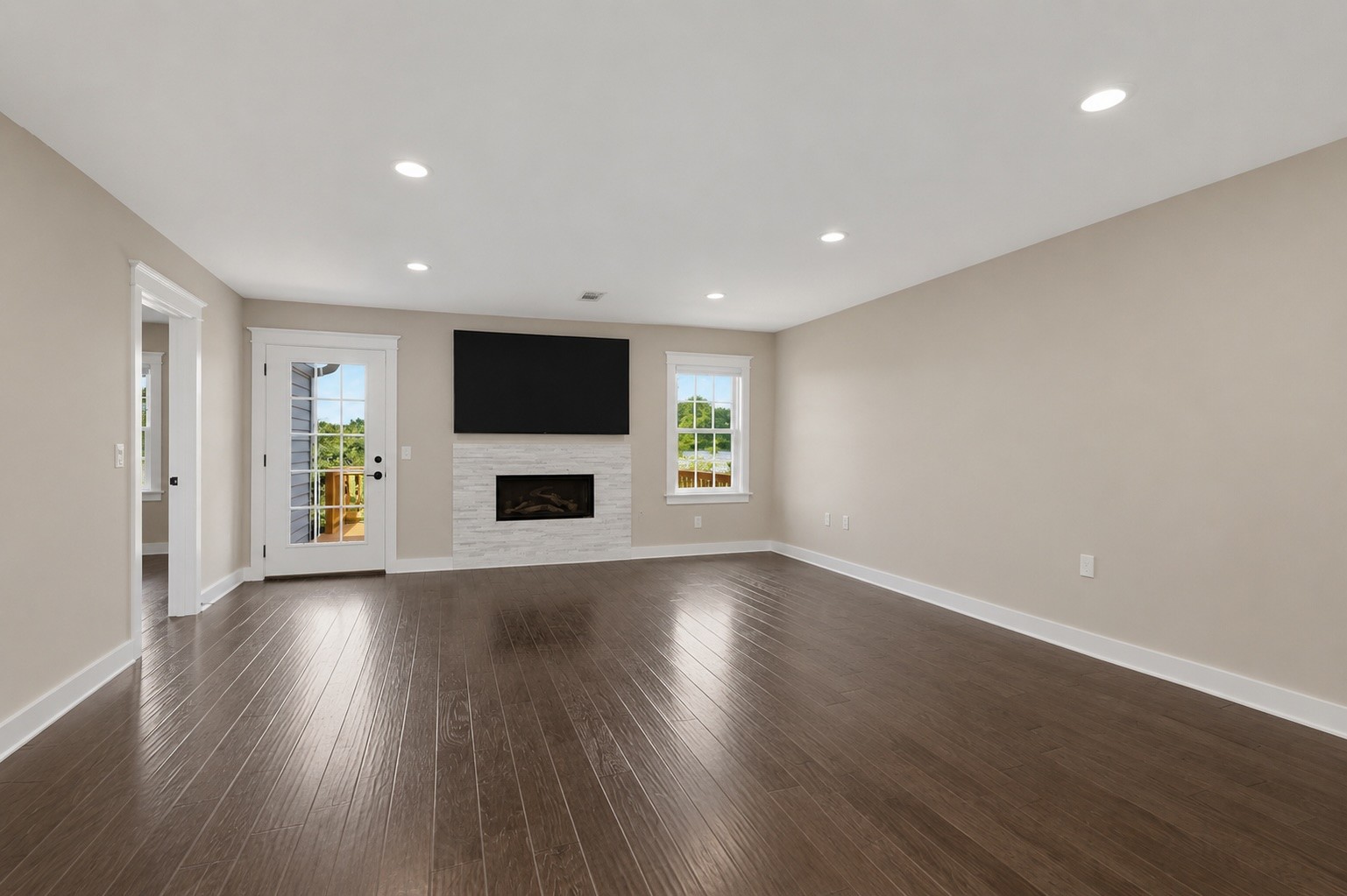 705 Mount Carmel Pl