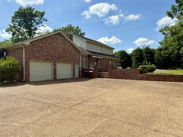 6308 Kingsbury Dr