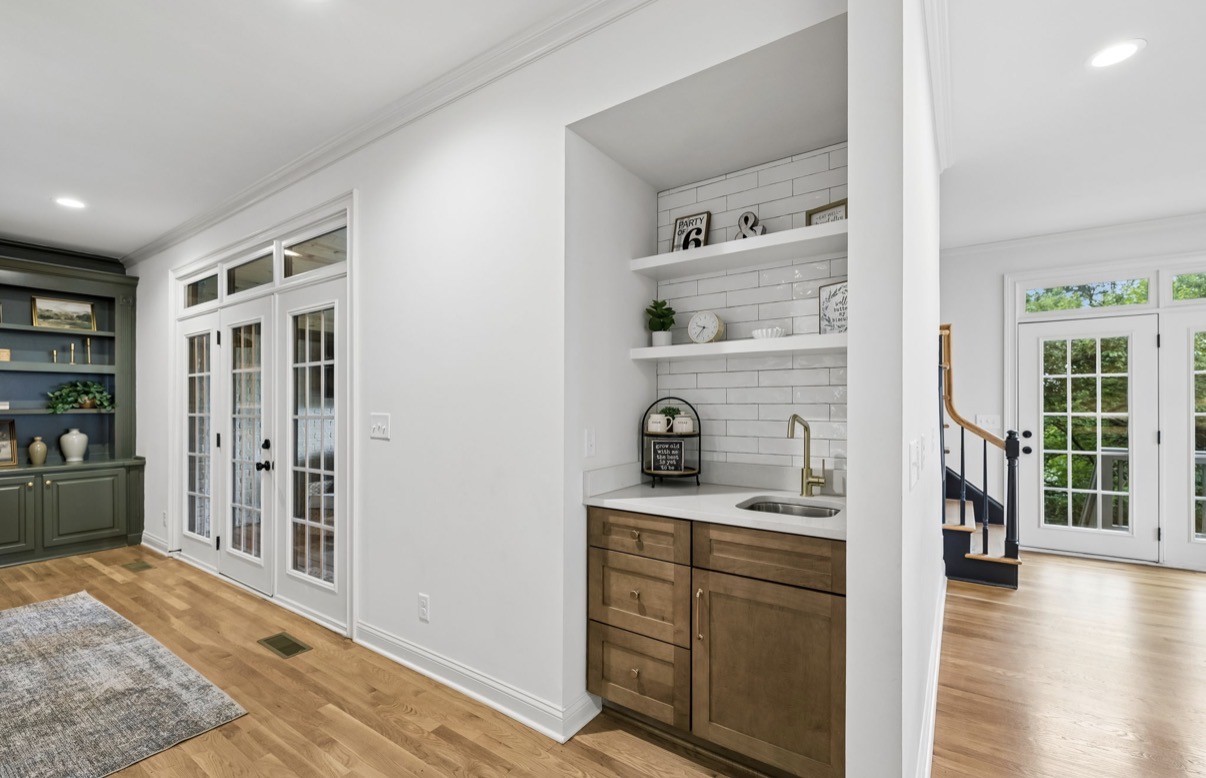 9441 Highwood Hill Rd