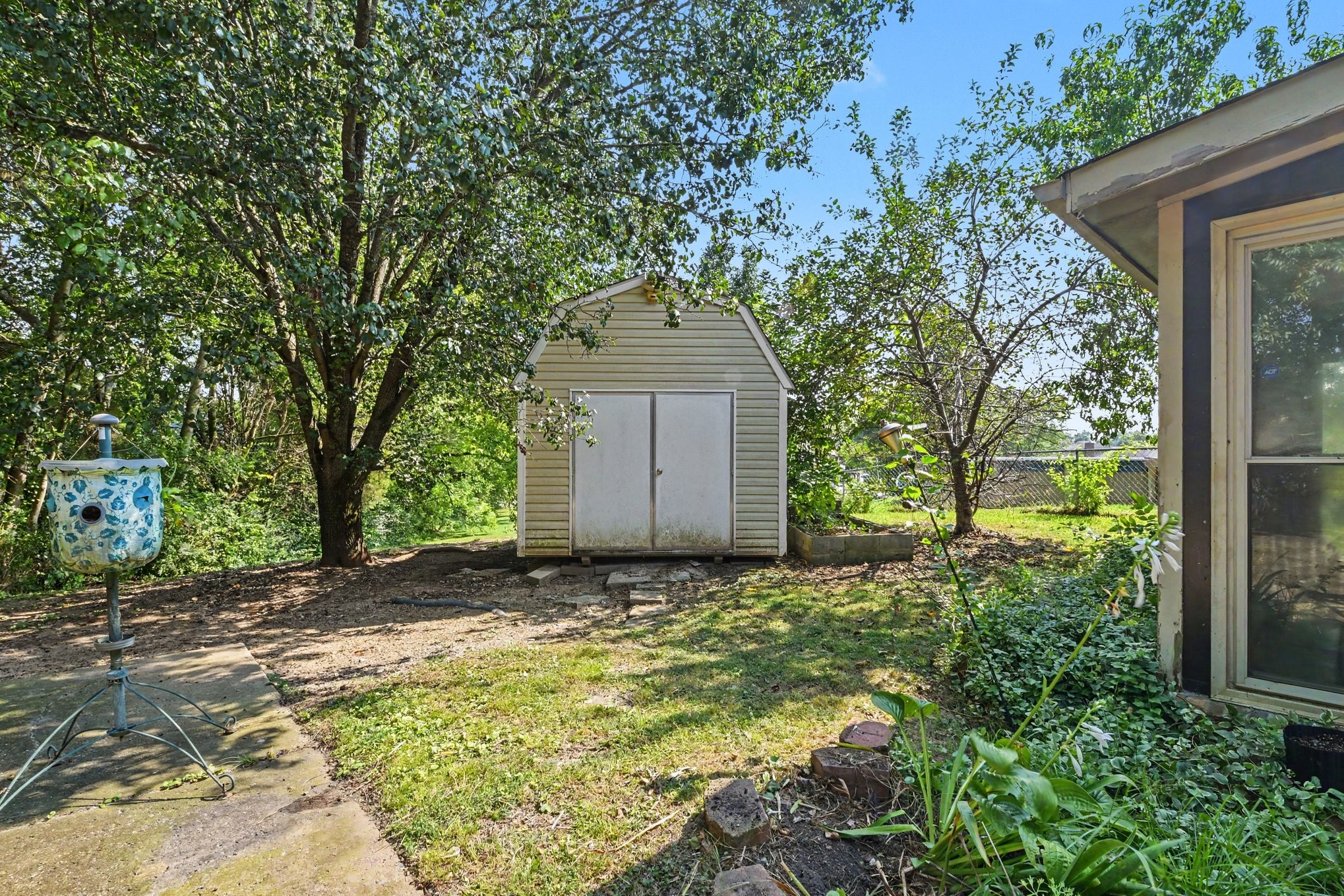 4301 Golden Hills Dr