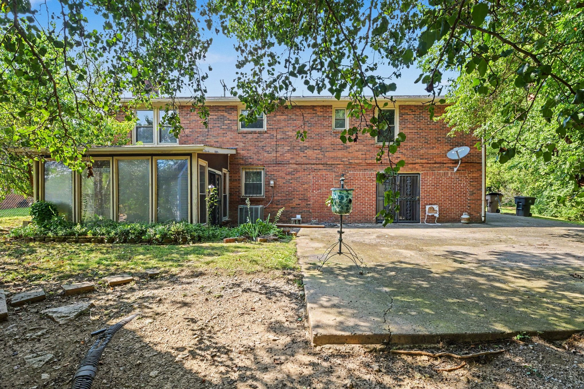 4301 Golden Hills Dr