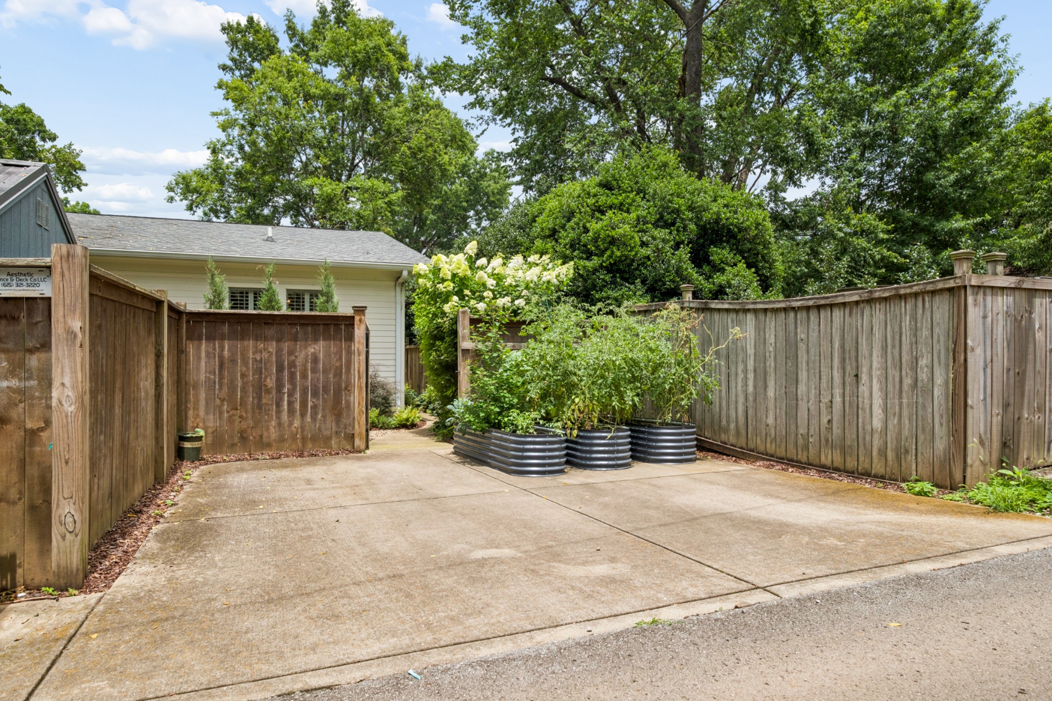 3815 Central Ave