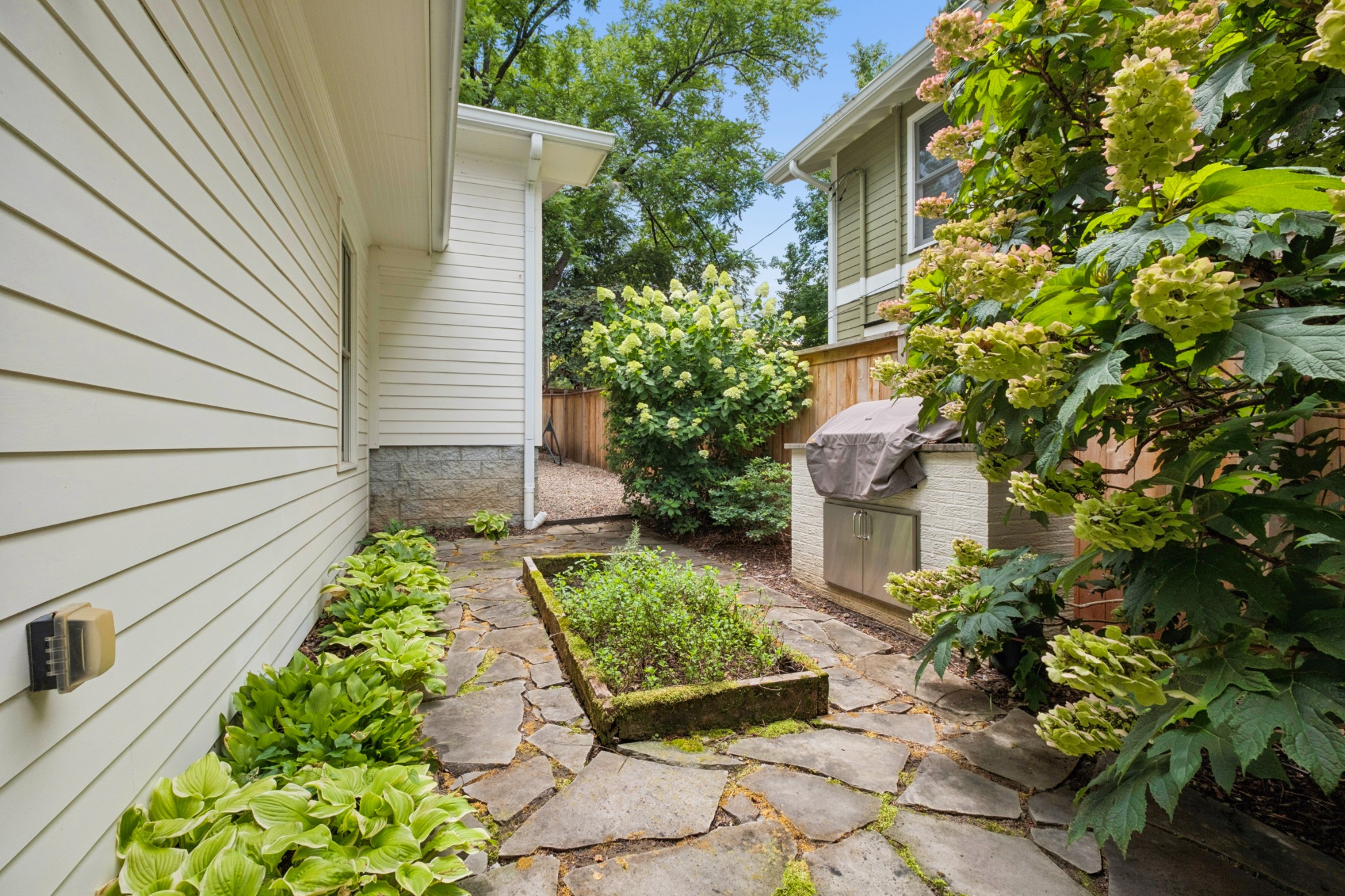 3815 Central Ave