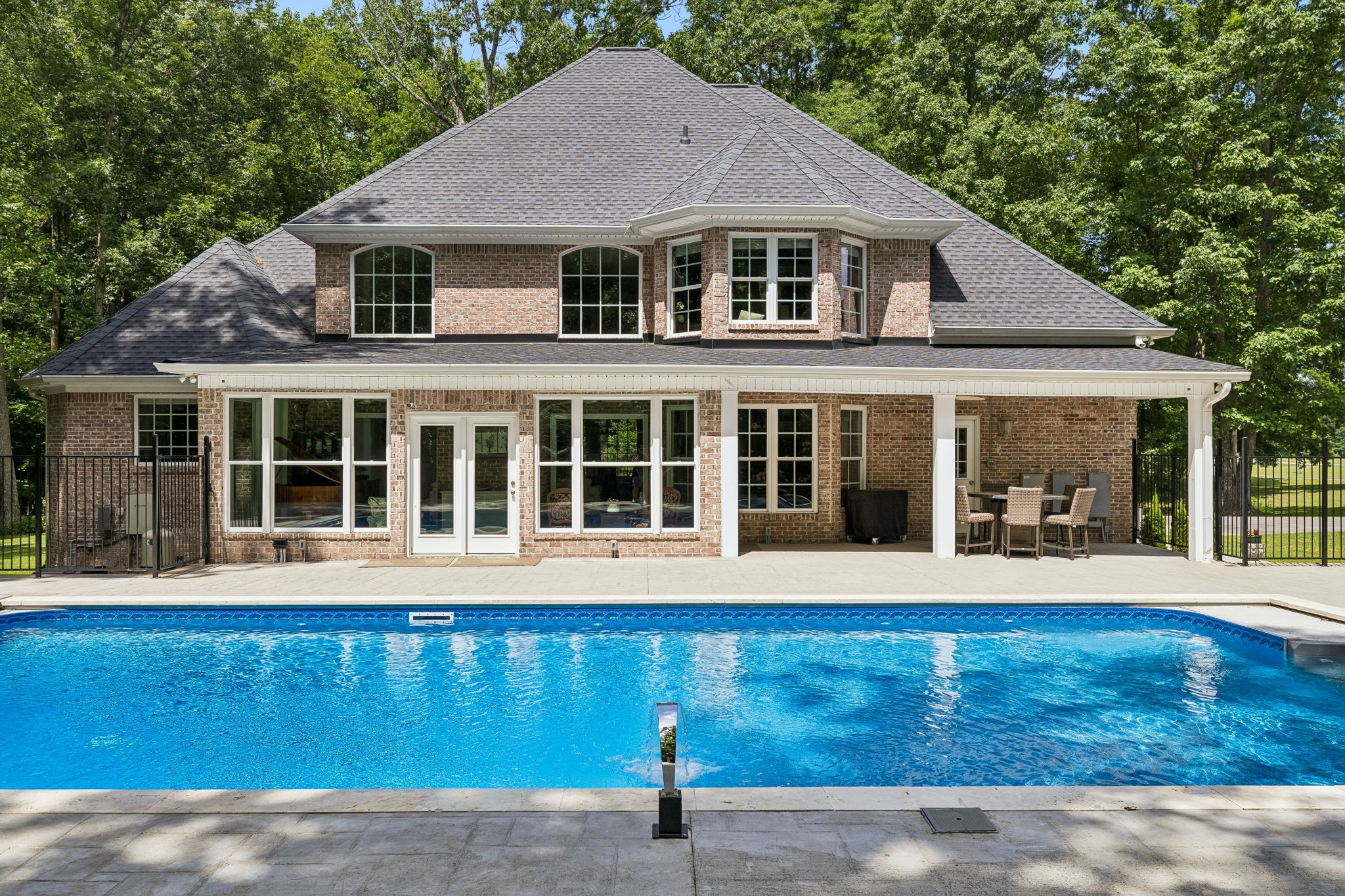 6948 Whispering Oaks Dr