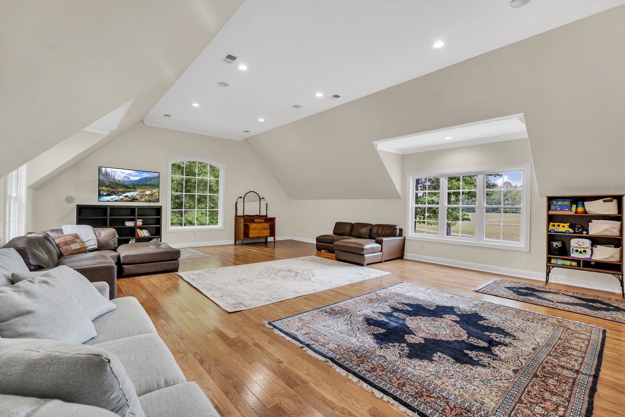 6948 Whispering Oaks Dr