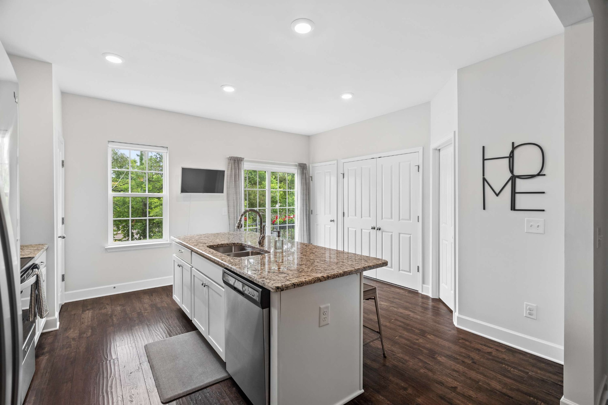 1027 Avery Park Dr