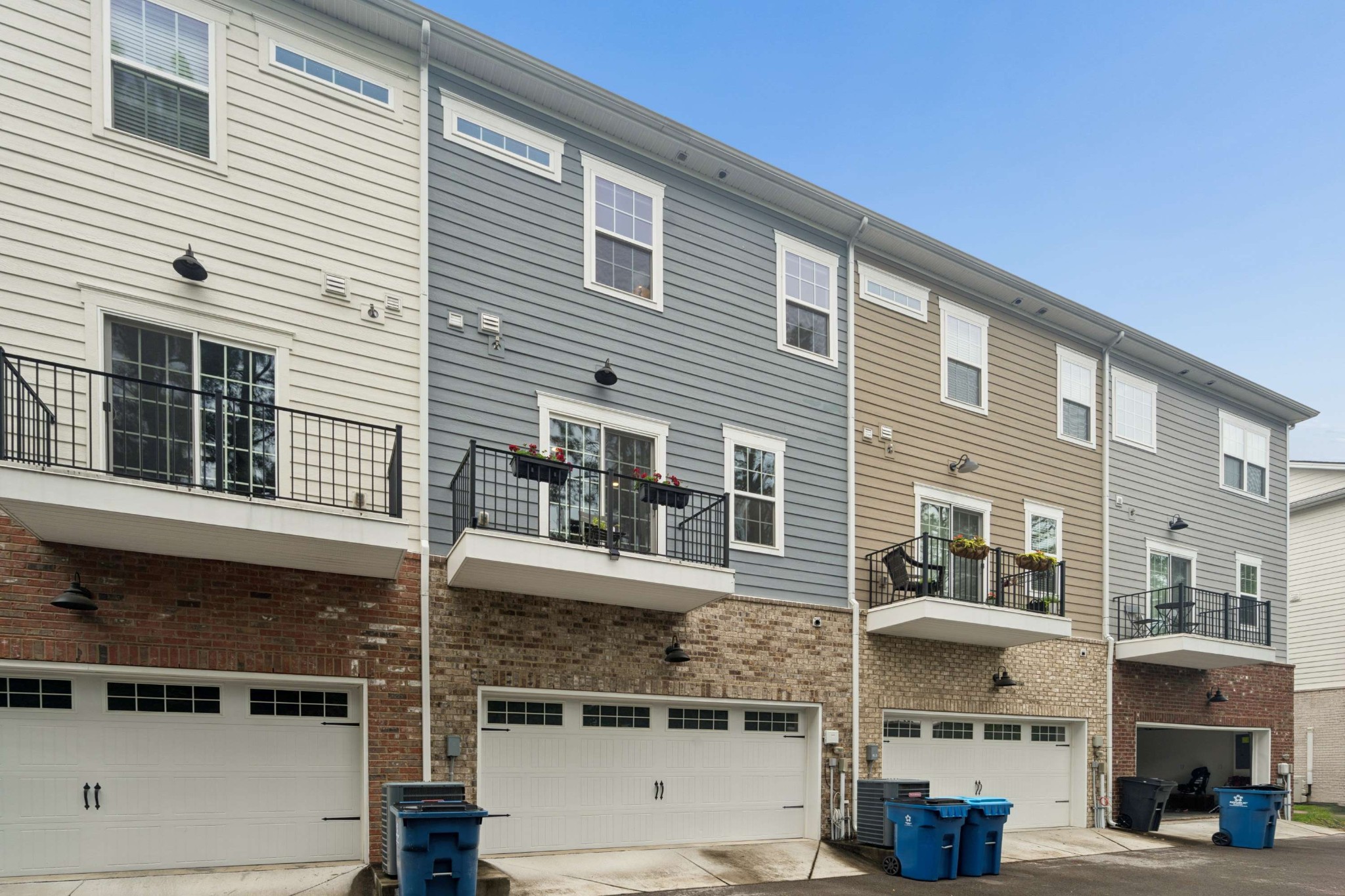 1027 Avery Park Dr