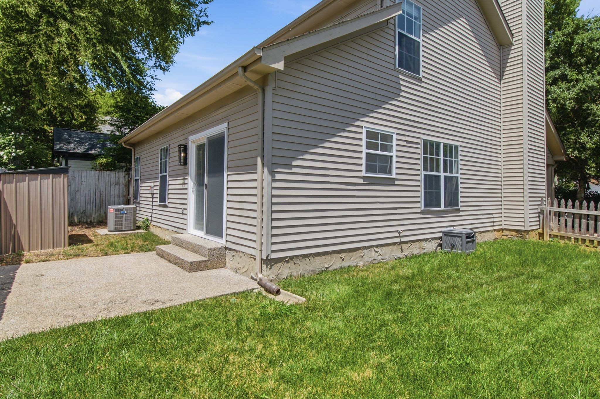 403 Reigh Ct