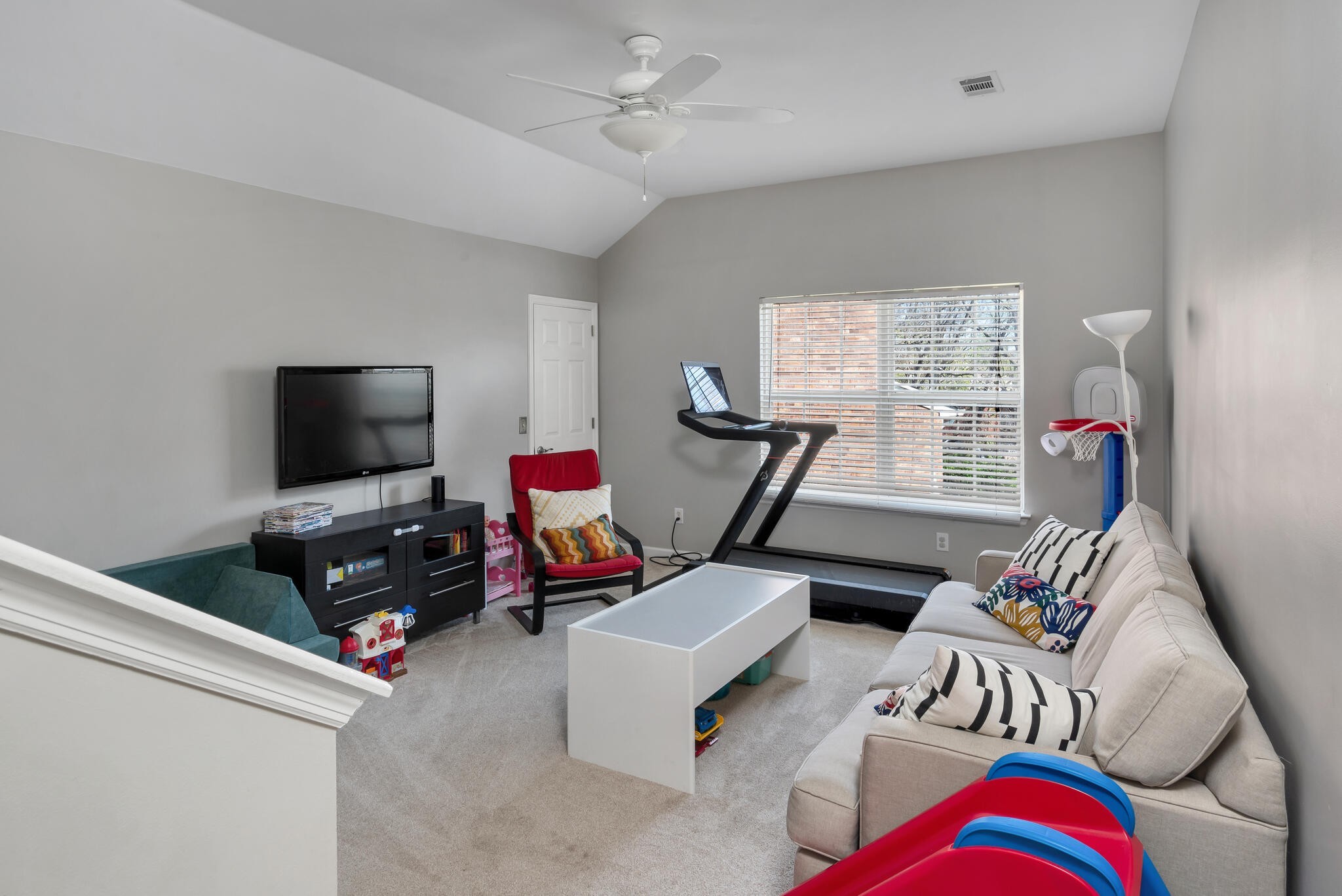 924 Dundonnell Pl