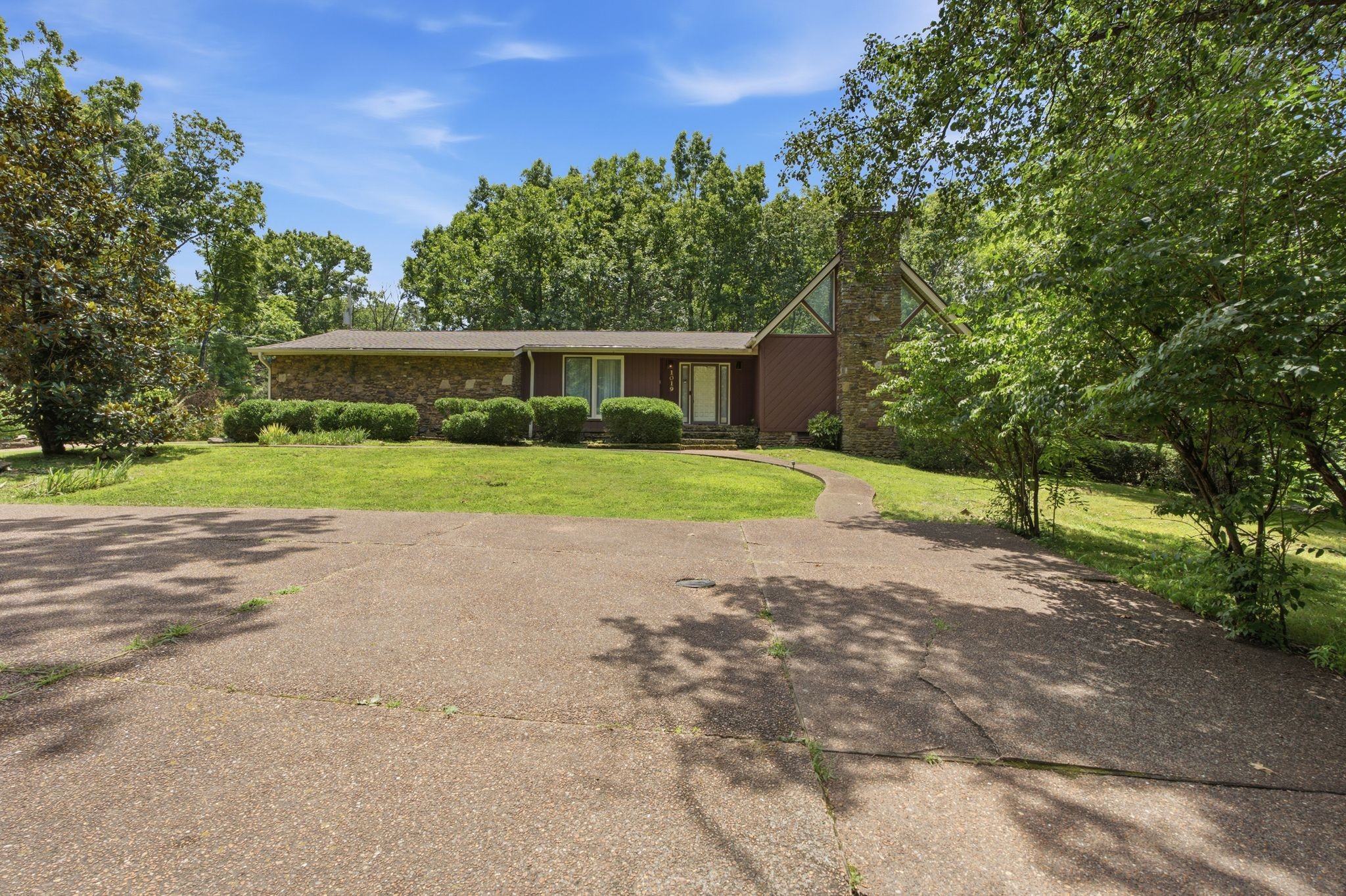 1019 Hunts Ln