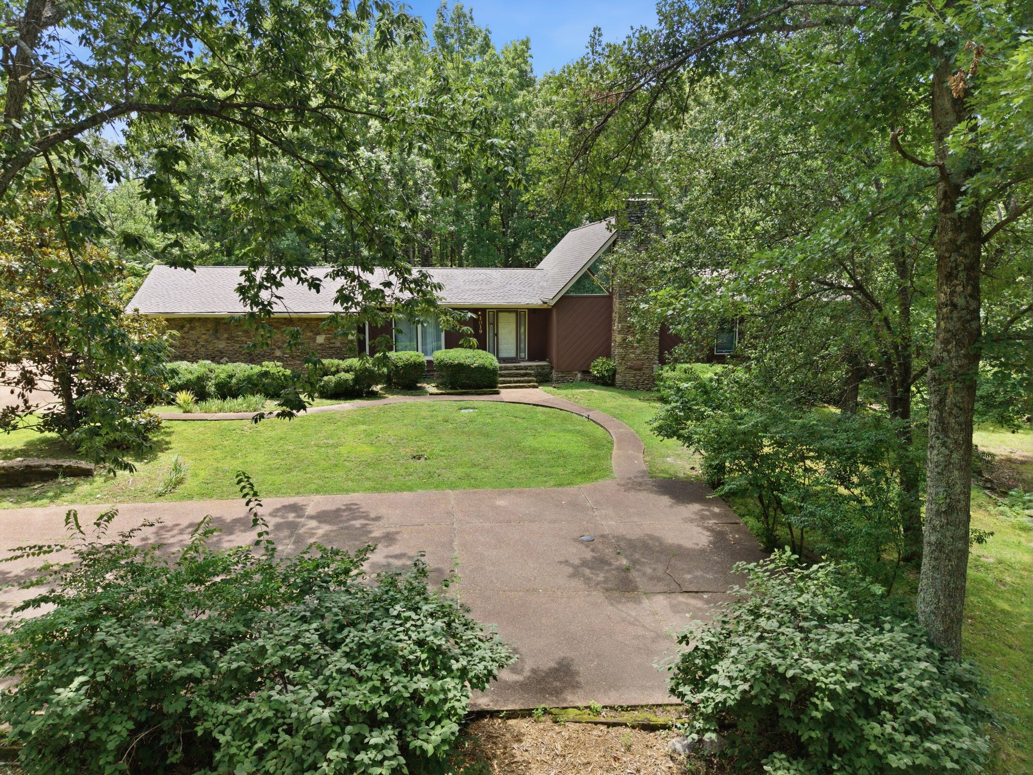 1019 Hunts Ln