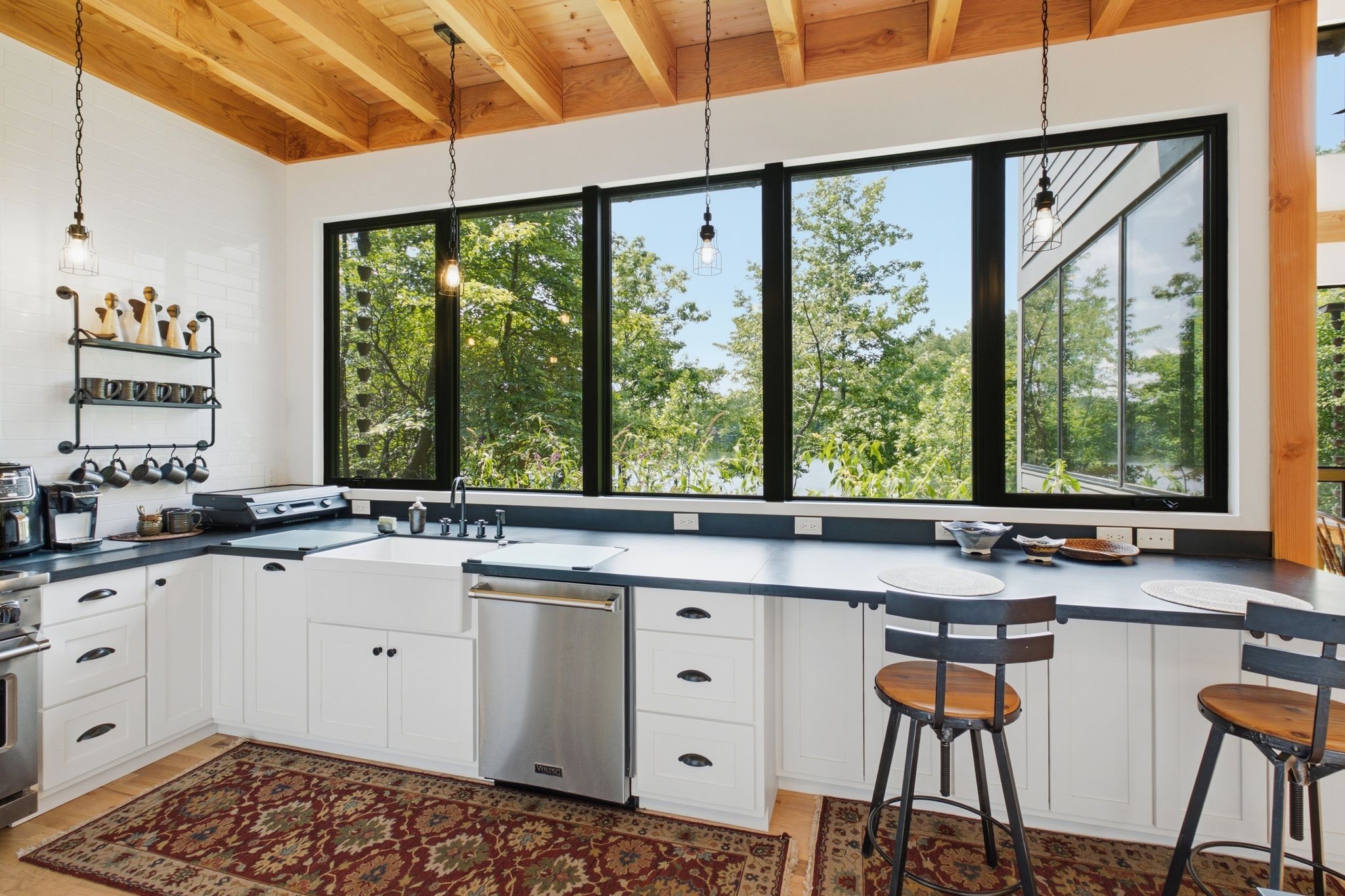 201 Water View Ln
