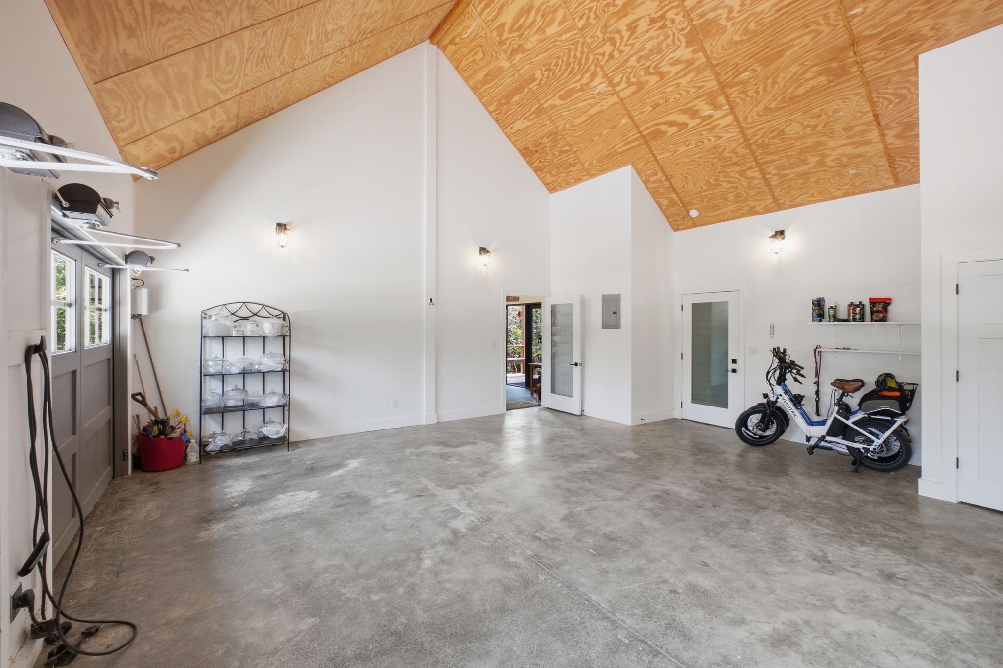 201 Water View Ln