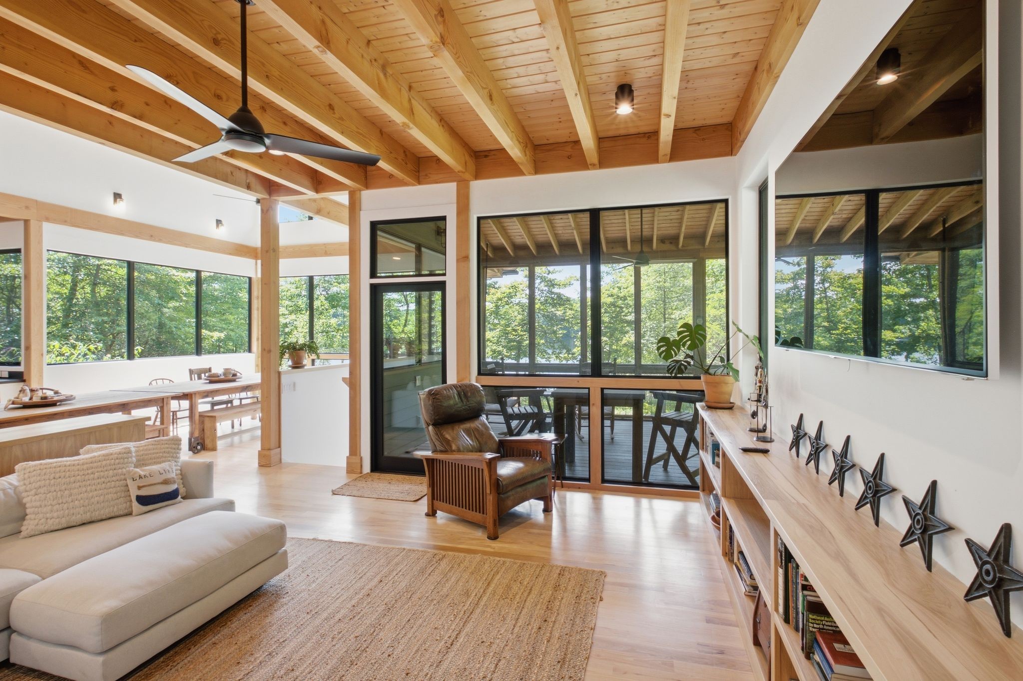 201 Water View Ln