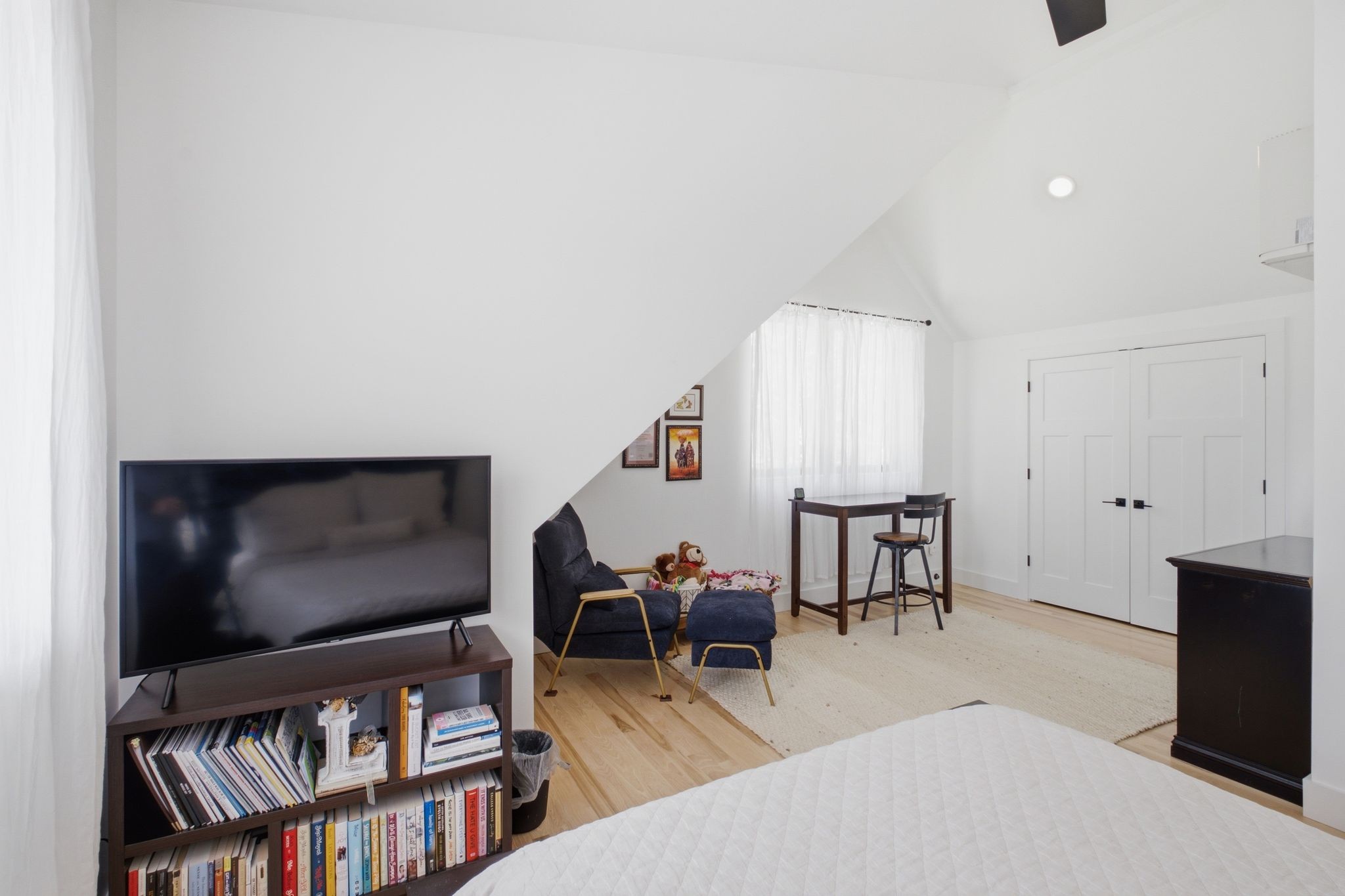 201 Water View Ln