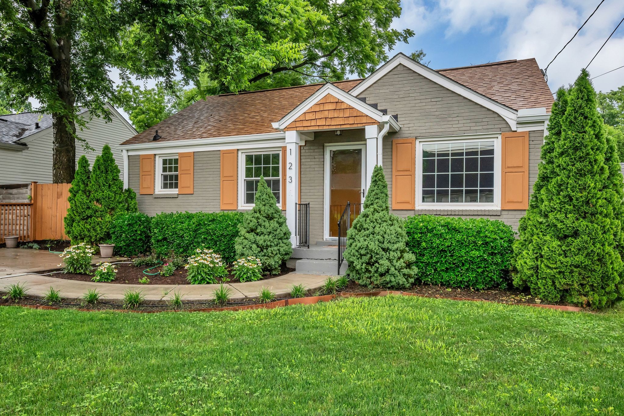 1235 Sunnymeade Dr
