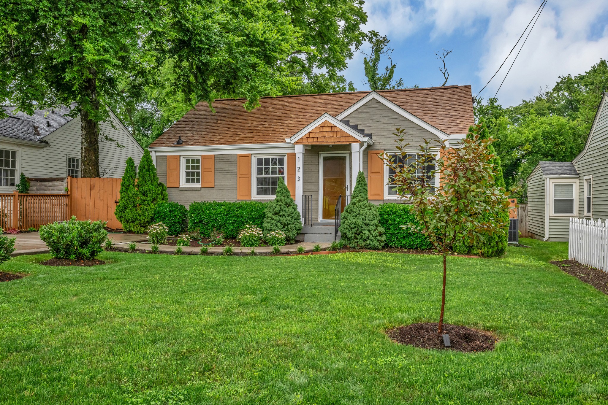 1235 Sunnymeade Dr