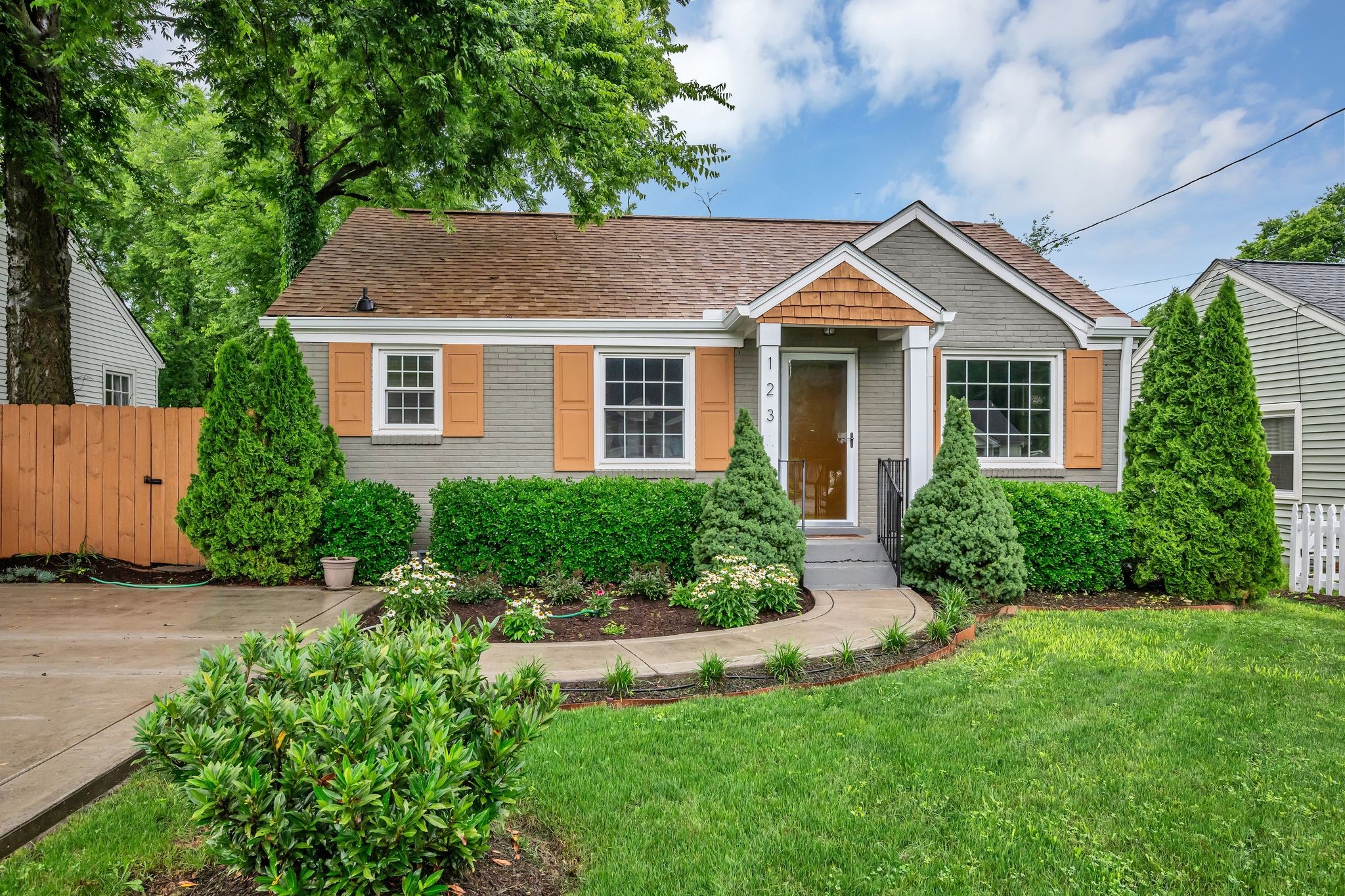 1235 Sunnymeade Dr