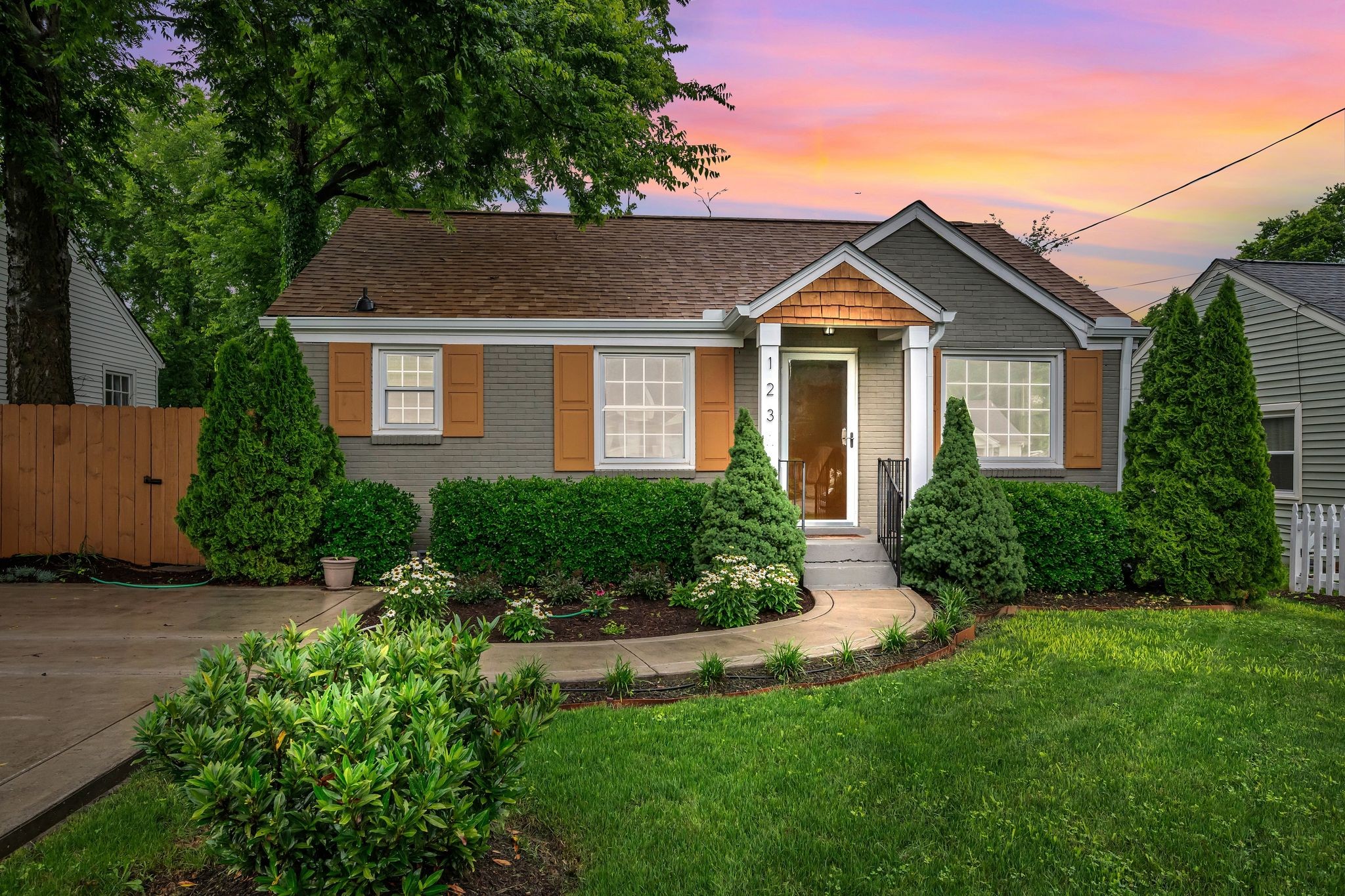 1235 Sunnymeade Dr