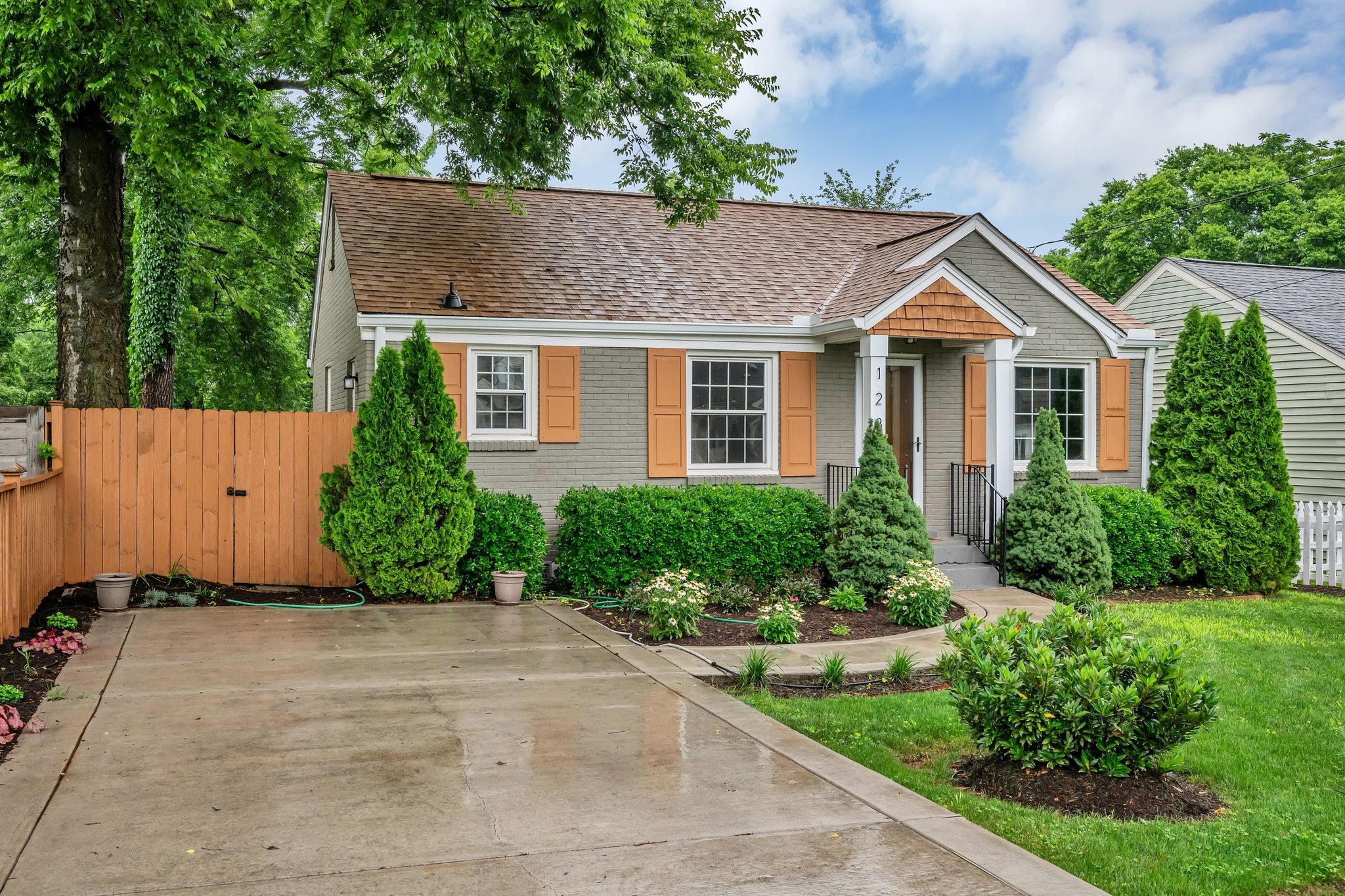1235 Sunnymeade Dr