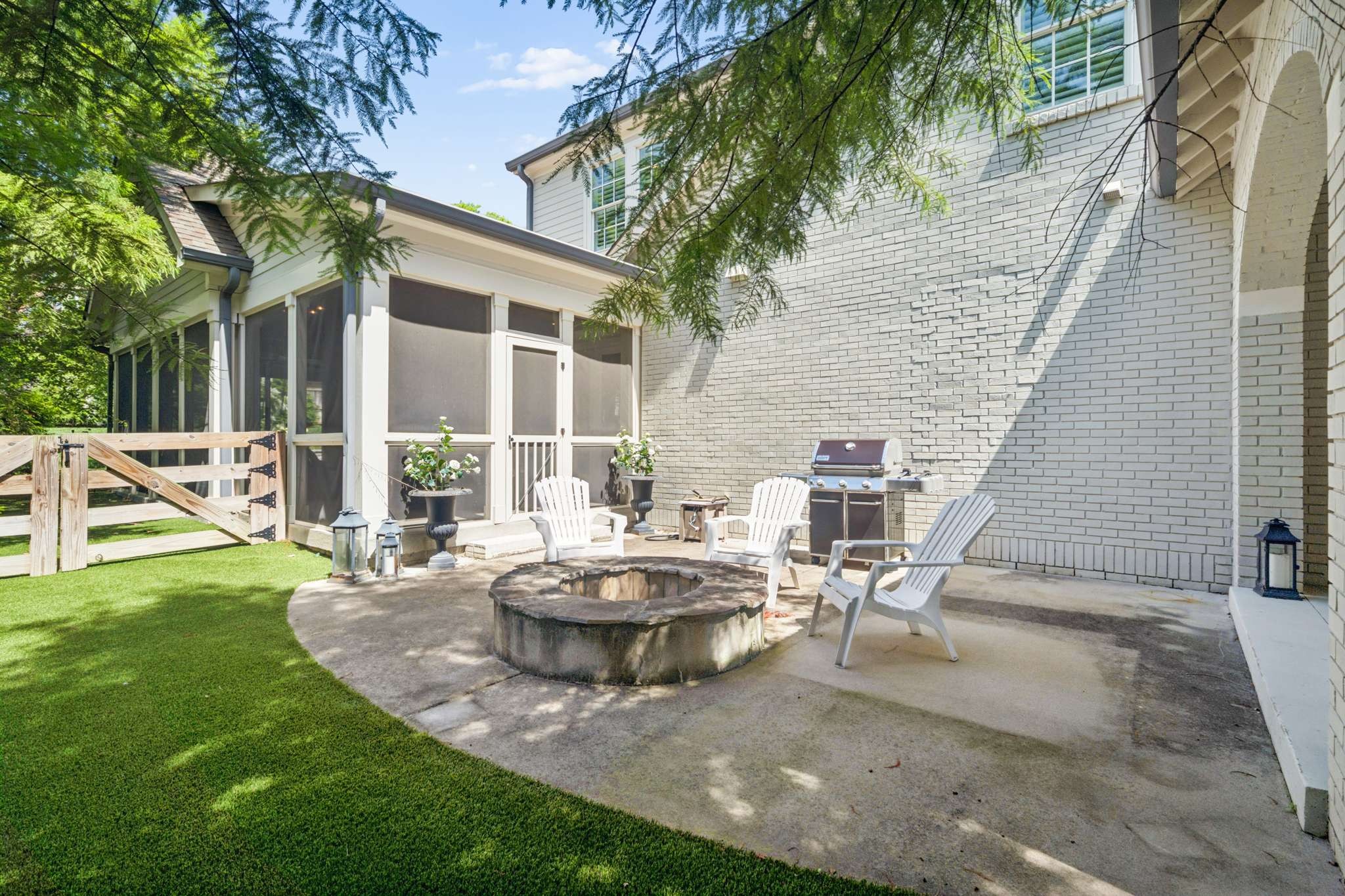 2711 Brightwood Ave