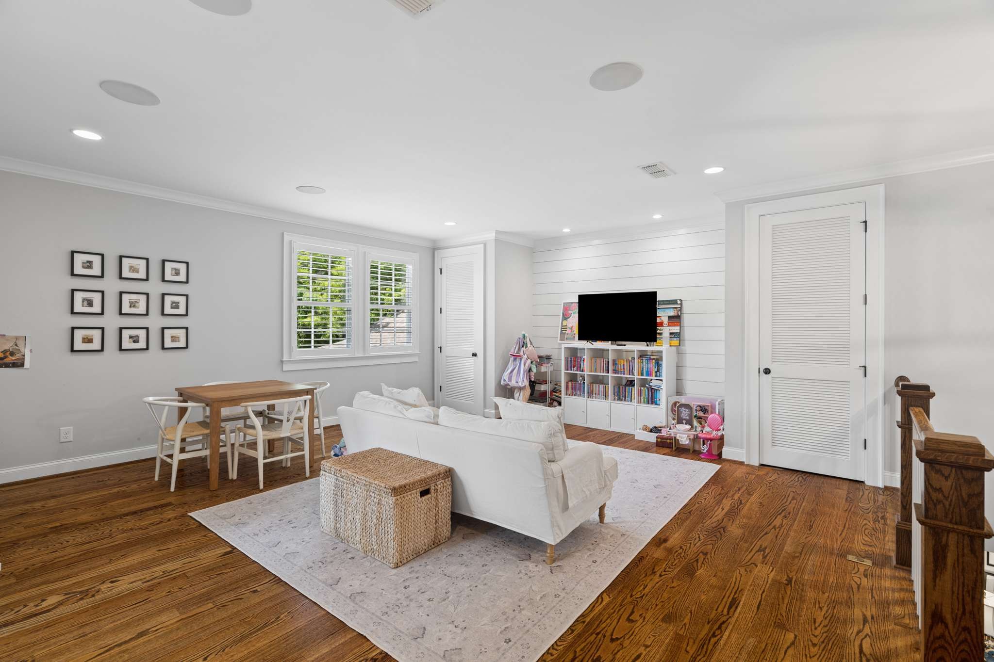 2711 Brightwood Ave