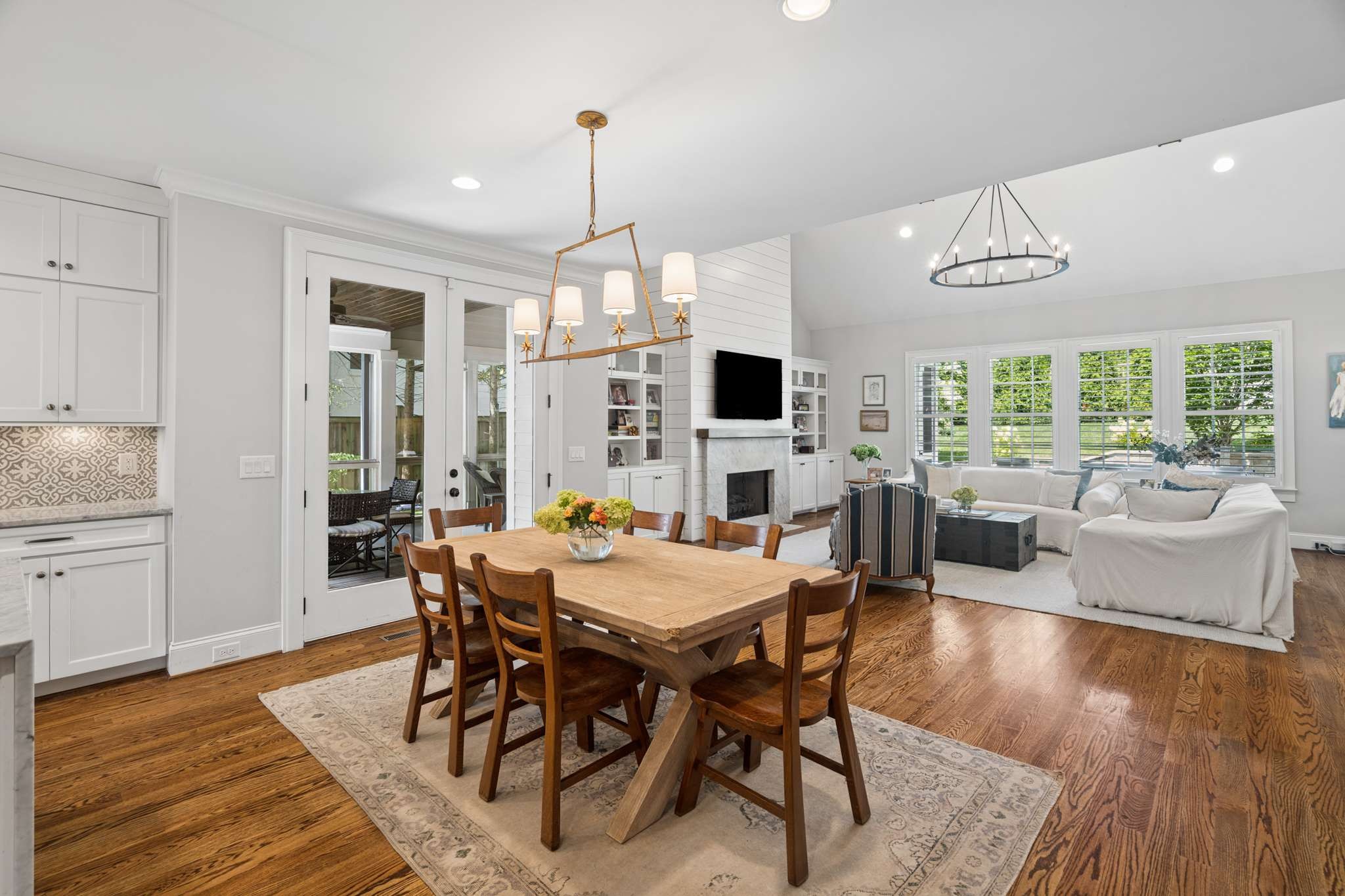 2711 Brightwood Ave