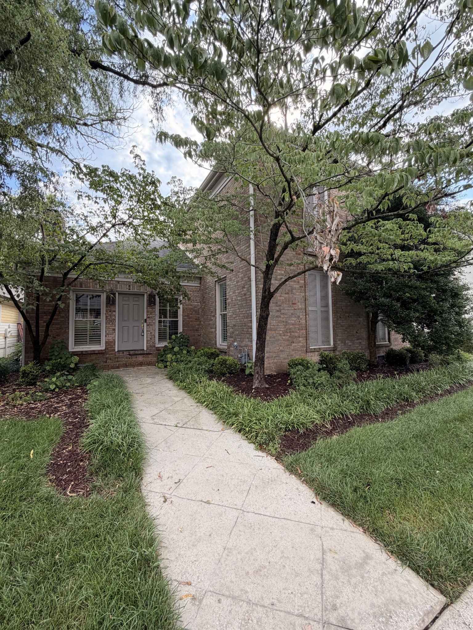 82 Concord Park, W