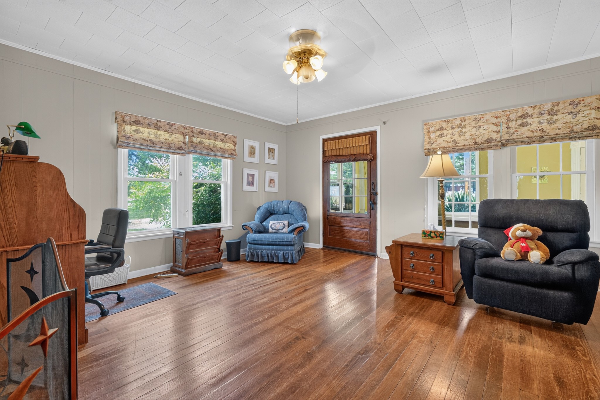 101 Country Dr