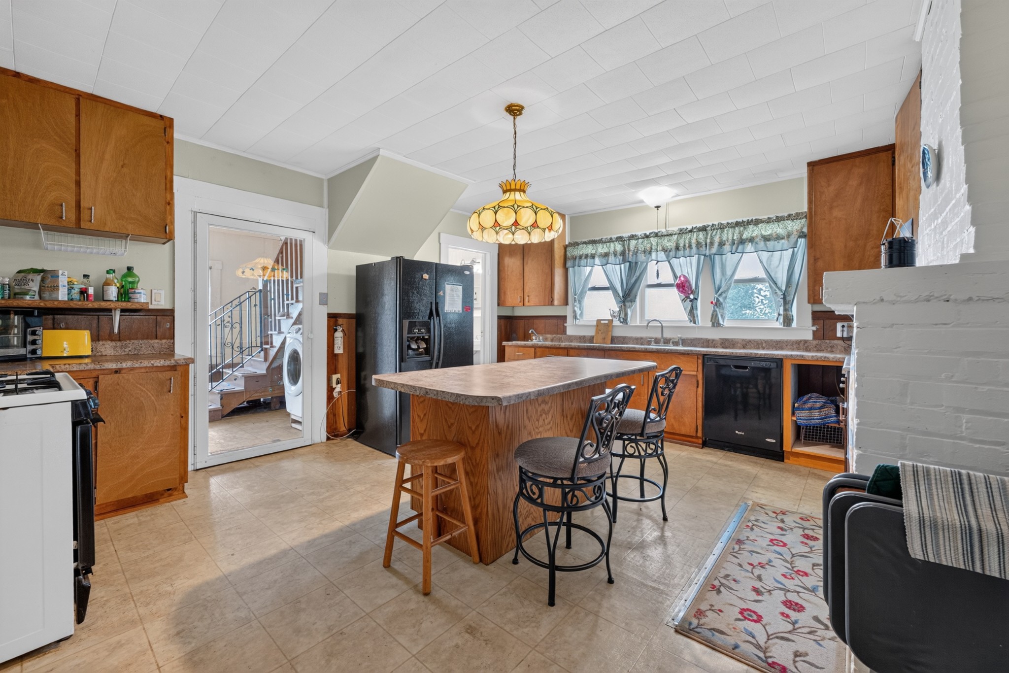 101 Country Dr