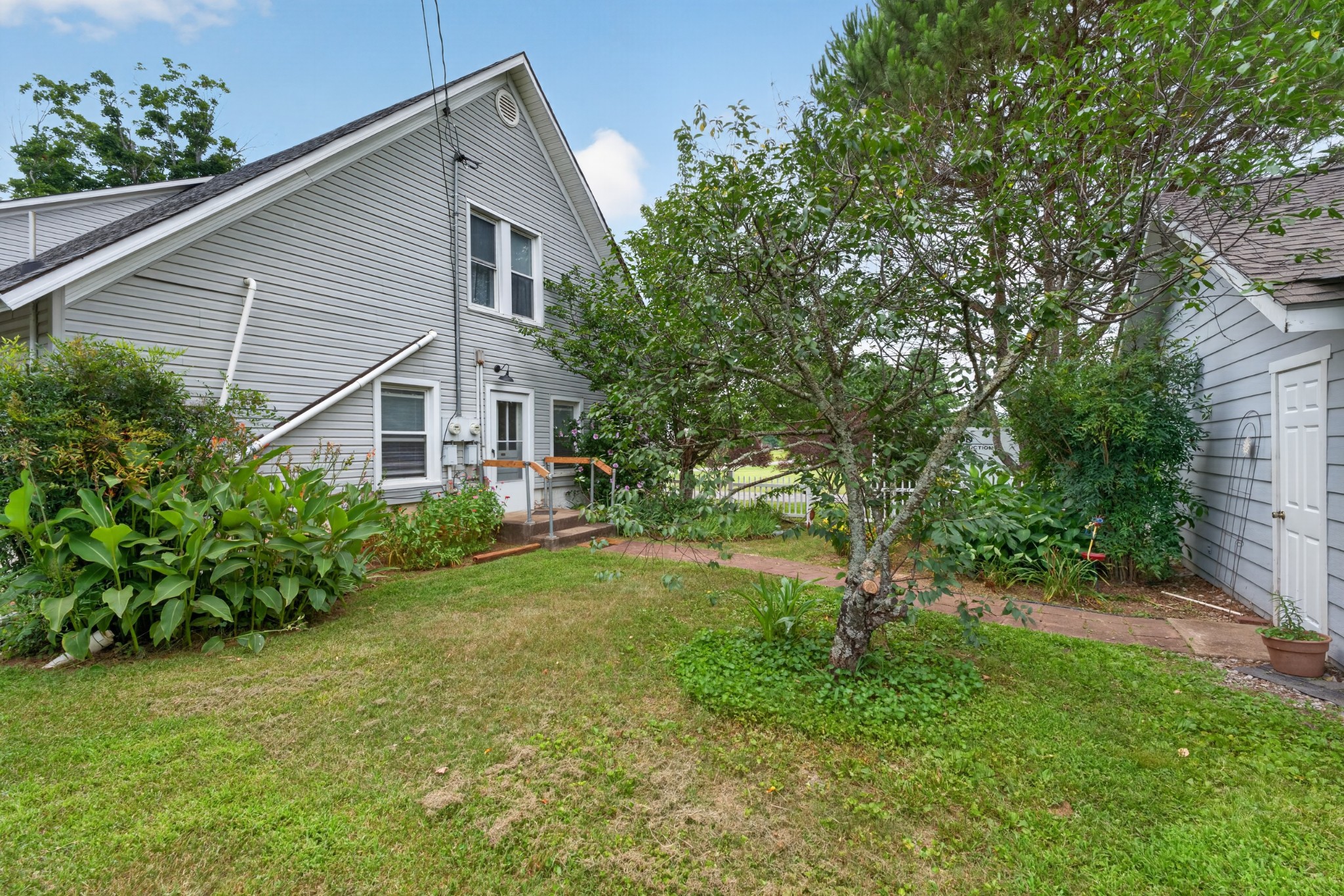 101 Country Dr
