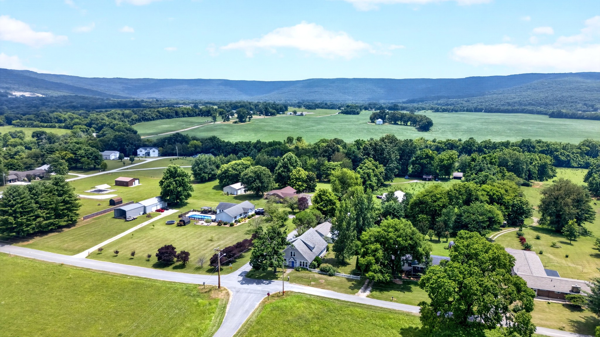 101 Country Dr