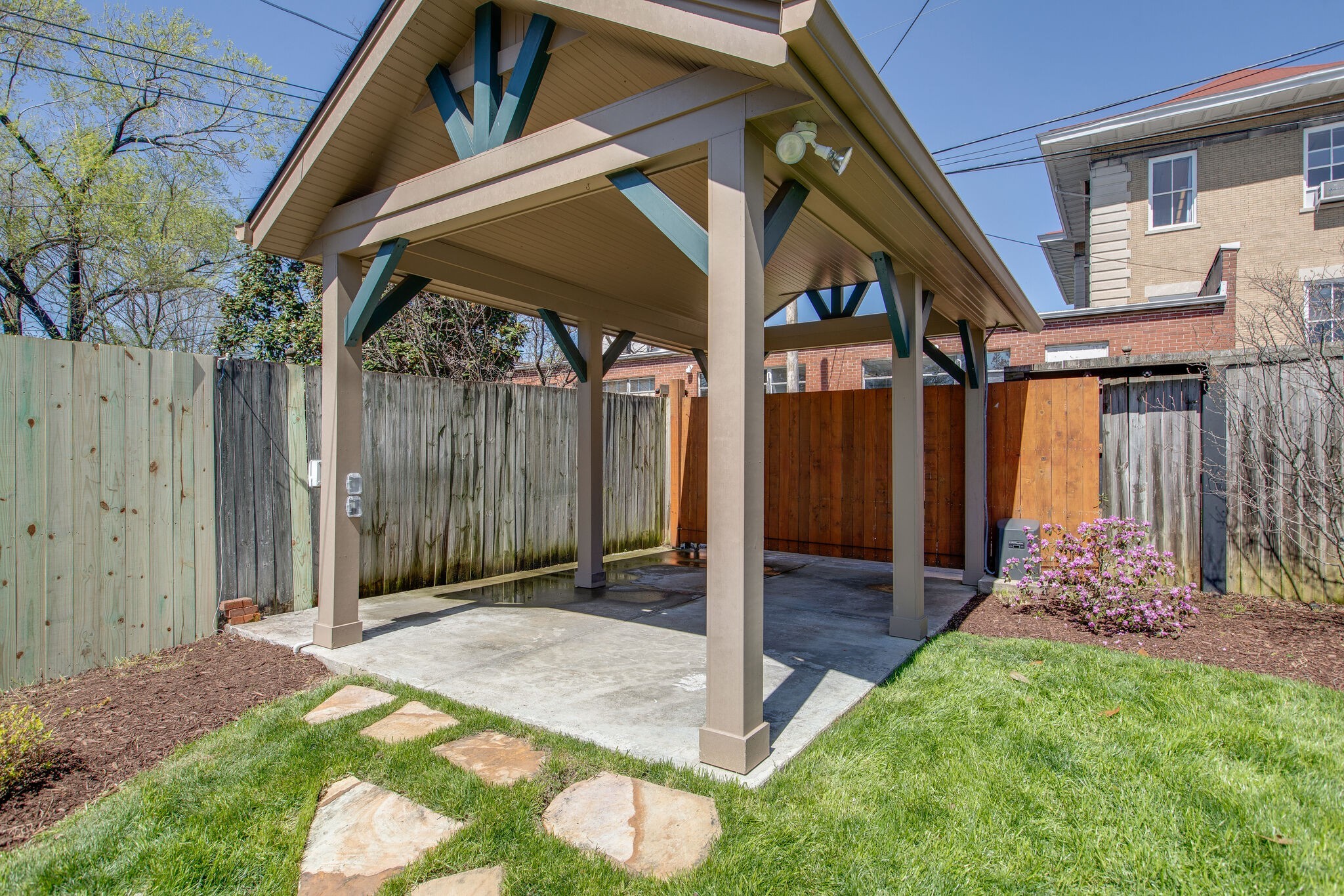 1305 Gartland Ave