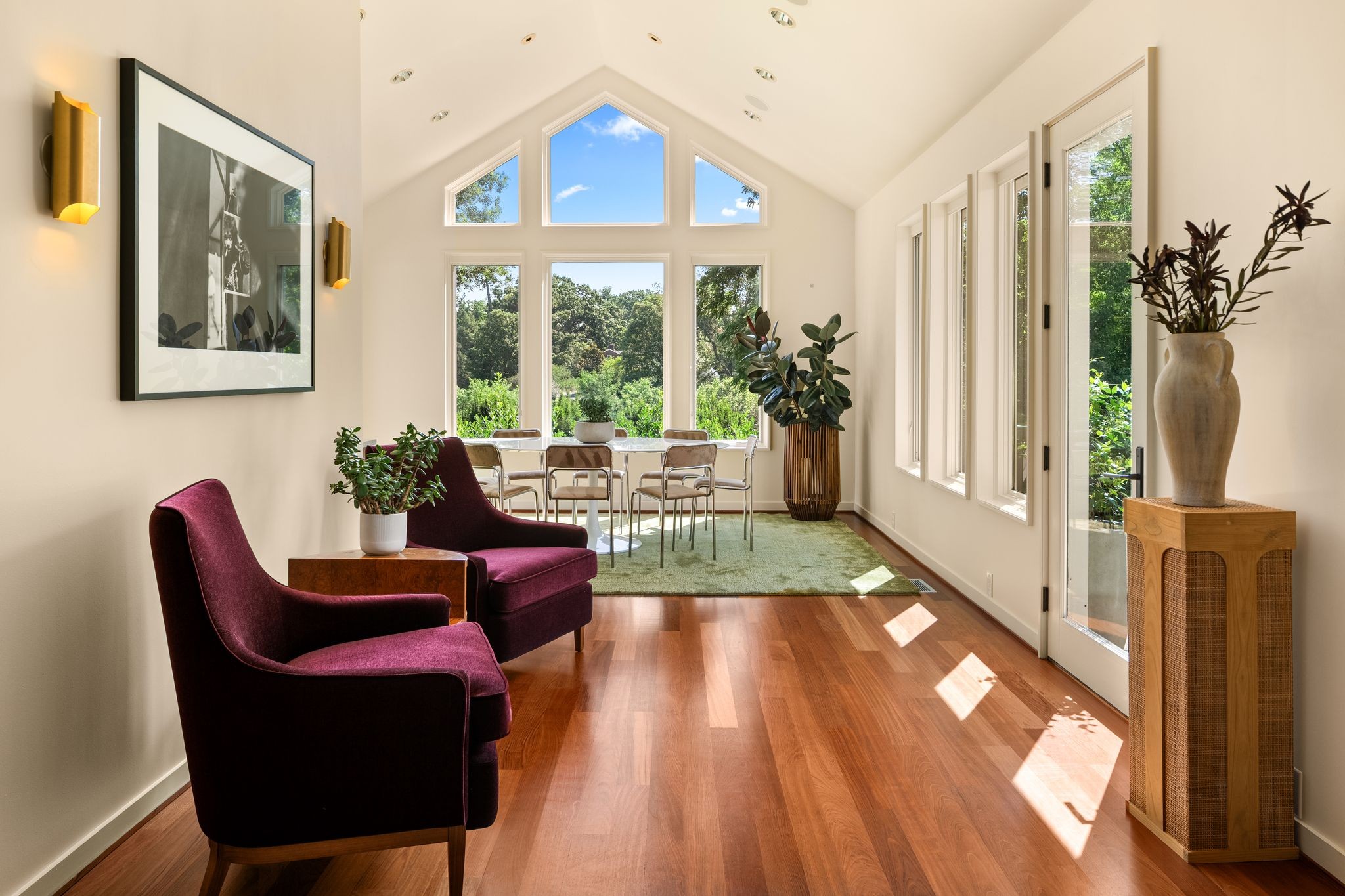 300 Sunnyside Dr