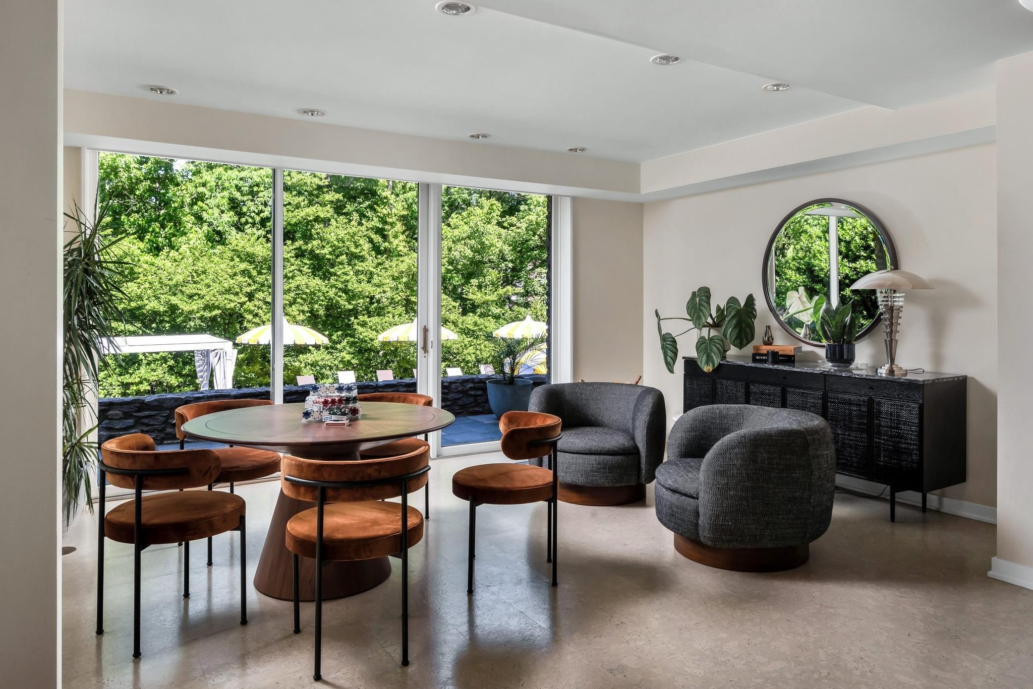 300 Sunnyside Dr