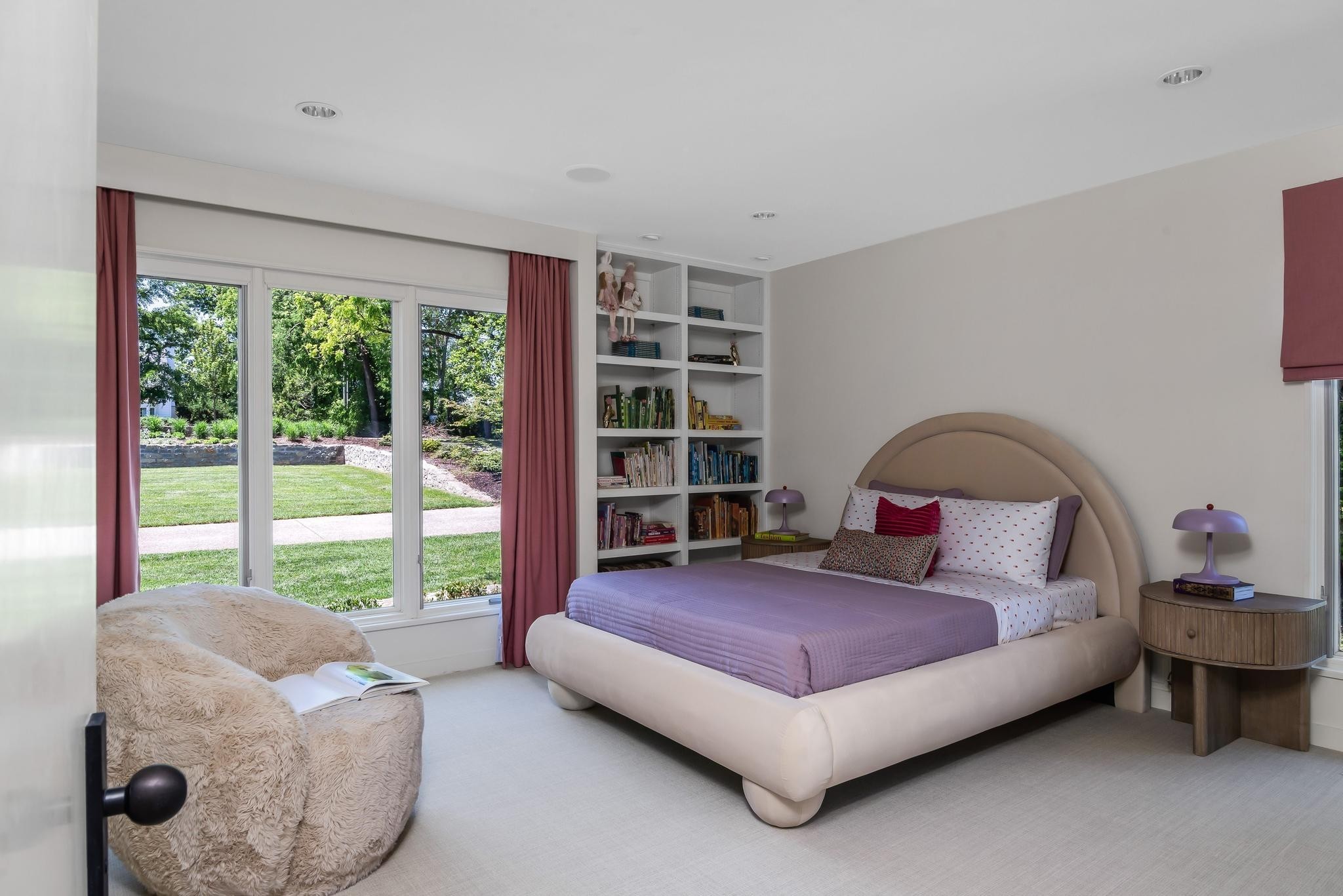 300 Sunnyside Dr
