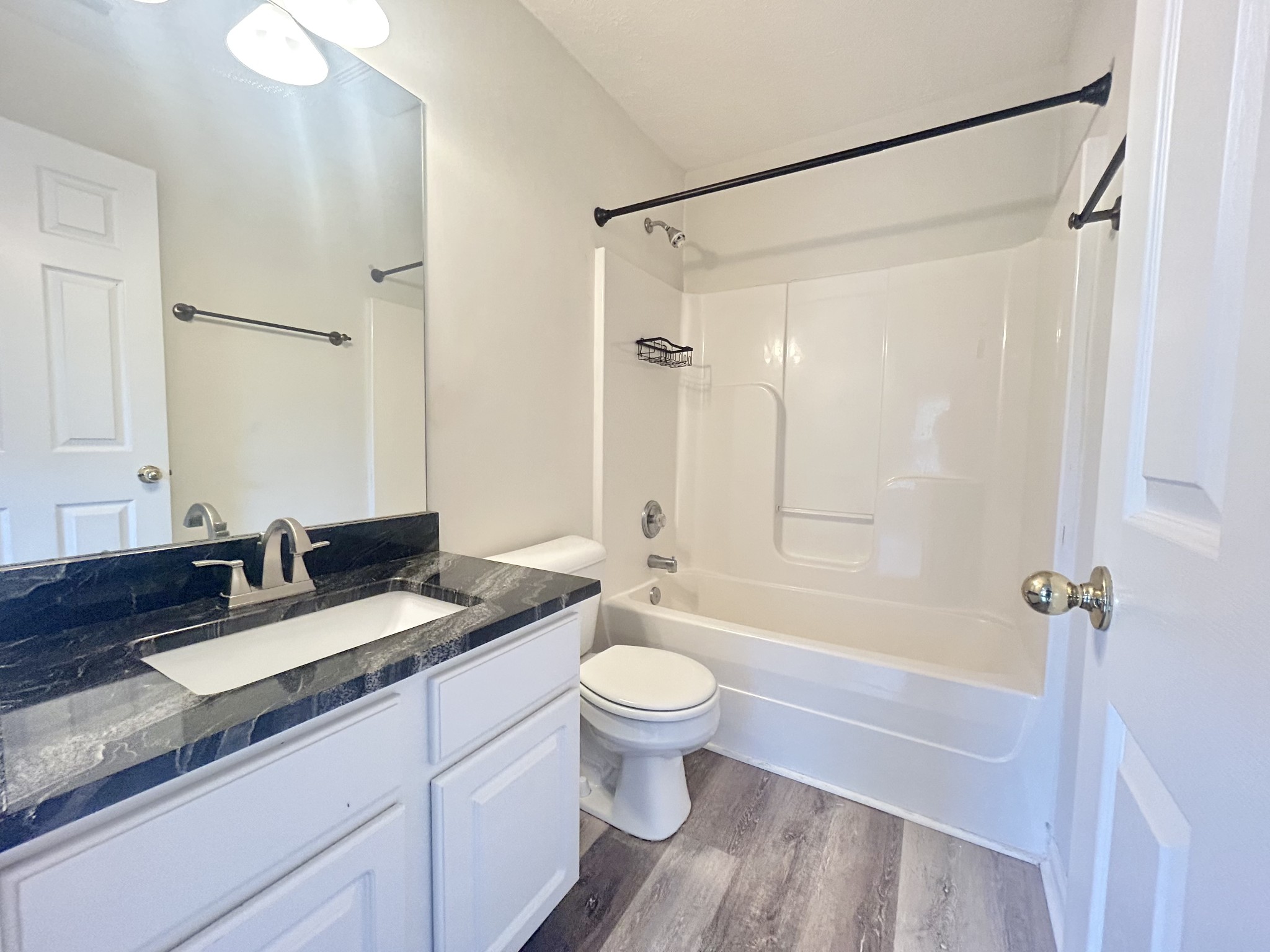 209 Shadow Glen Dr