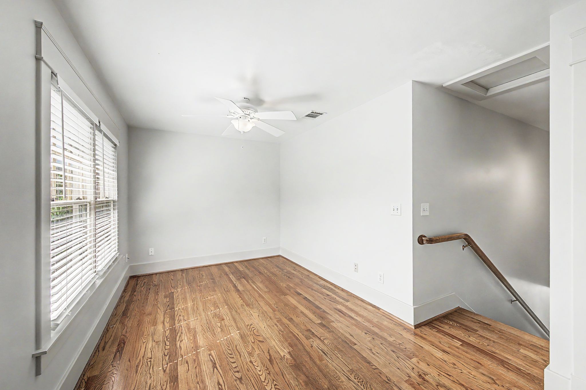 2918 Oakland Ave