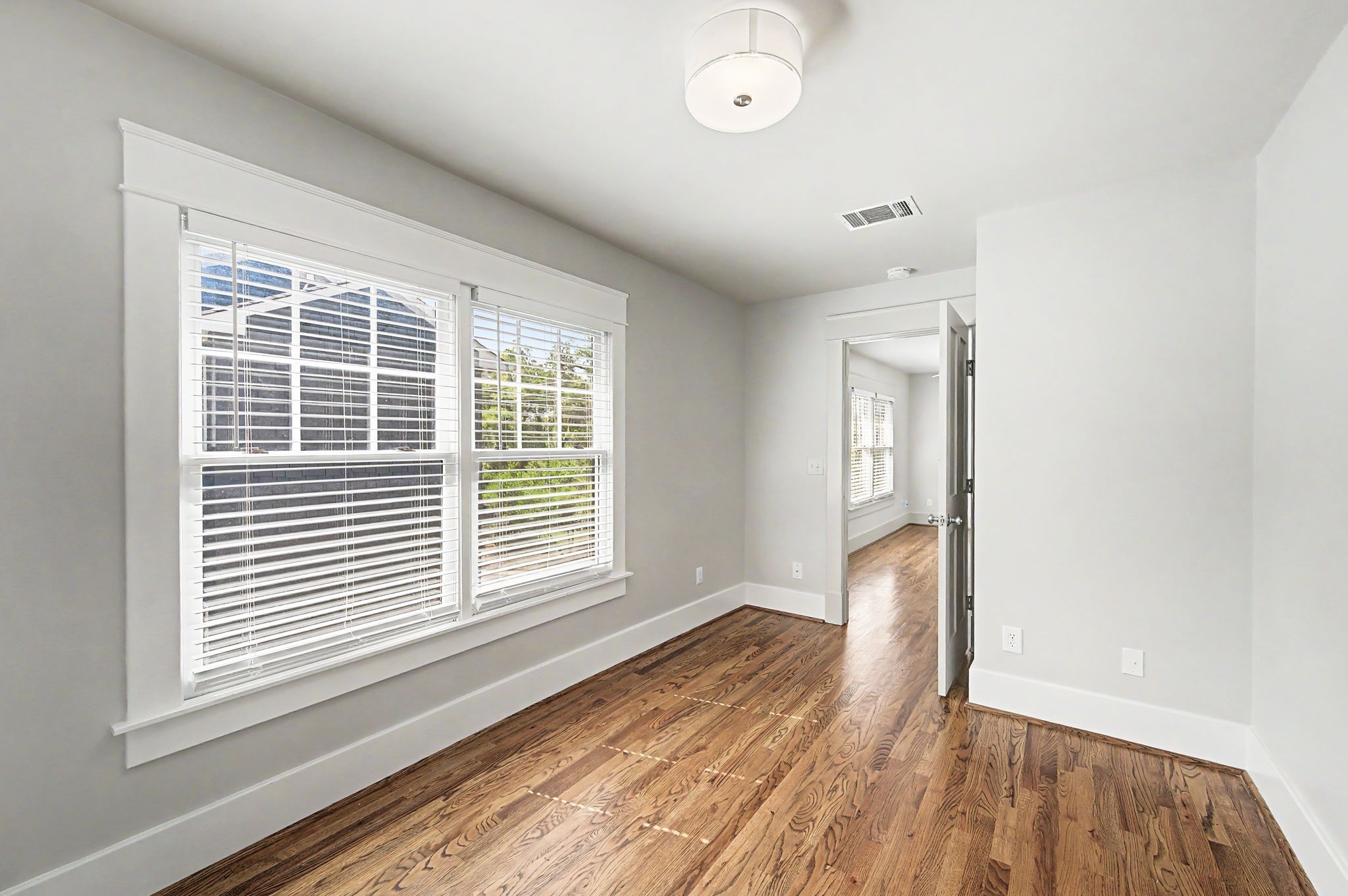 2918 Oakland Ave
