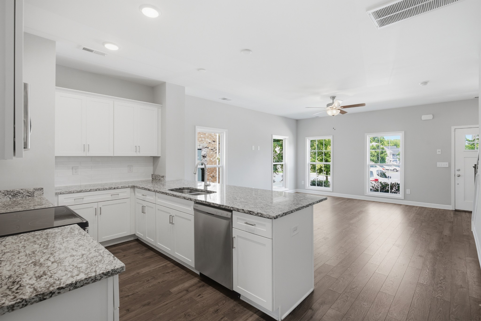 5018 Isabella Ln