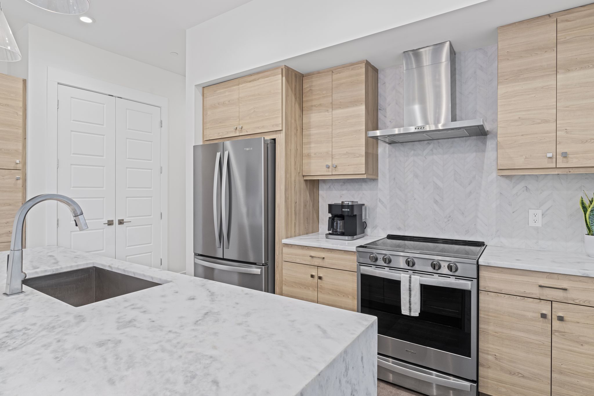 3131 Long Blvd Unit: 201