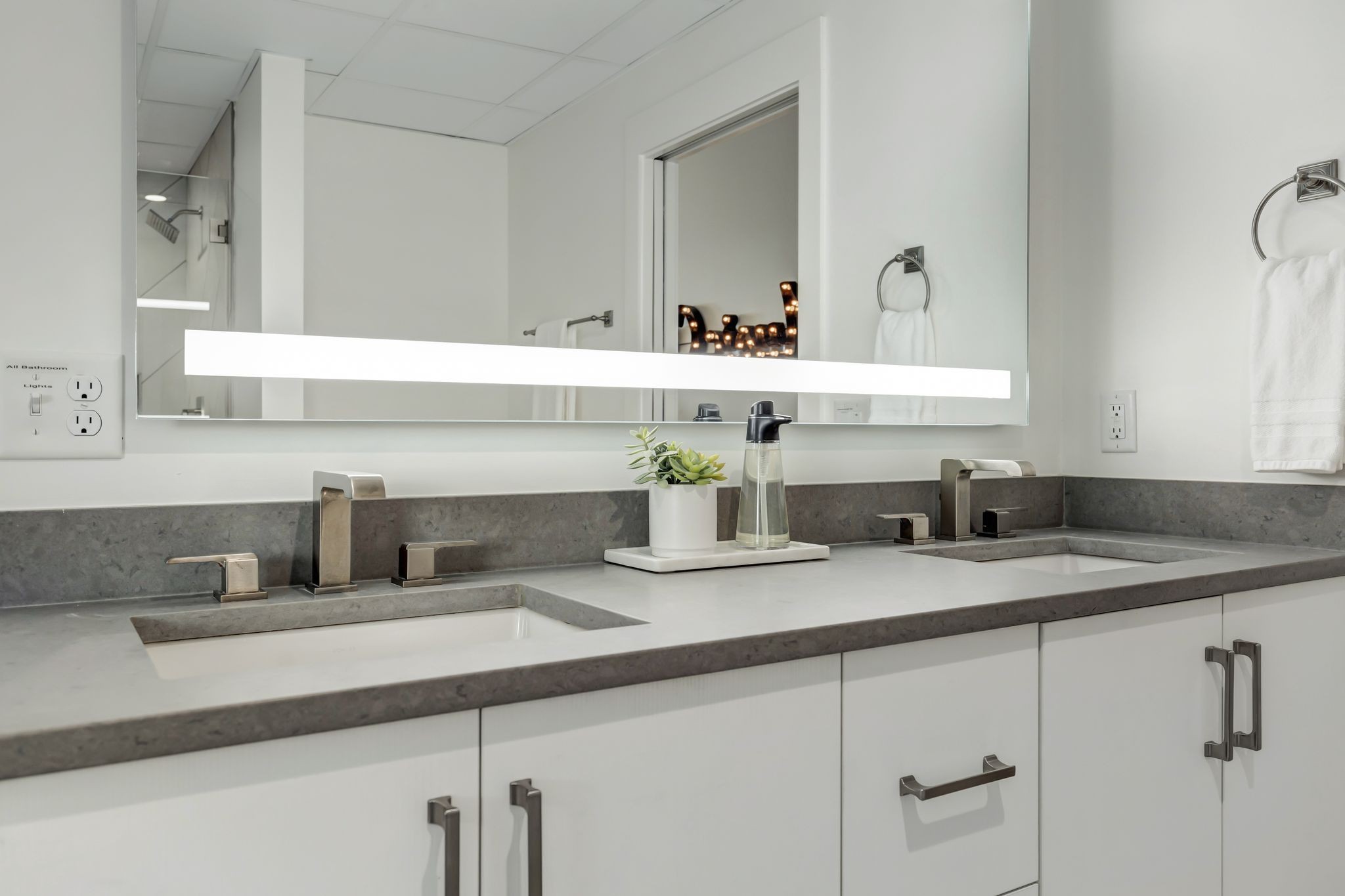 3131 Long Blvd Unit: 200