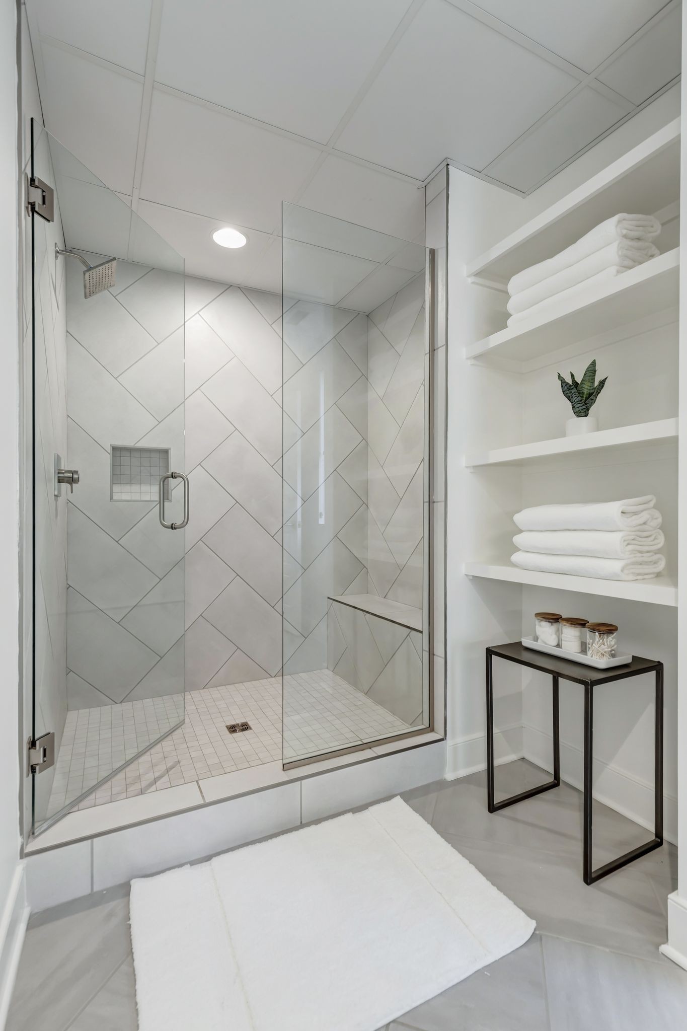 3131 Long Blvd Unit: 200
