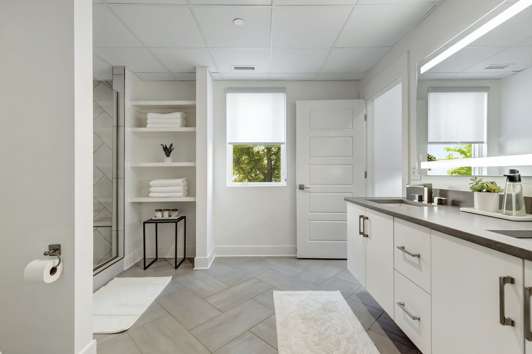 3131 Long Blvd Unit: 200