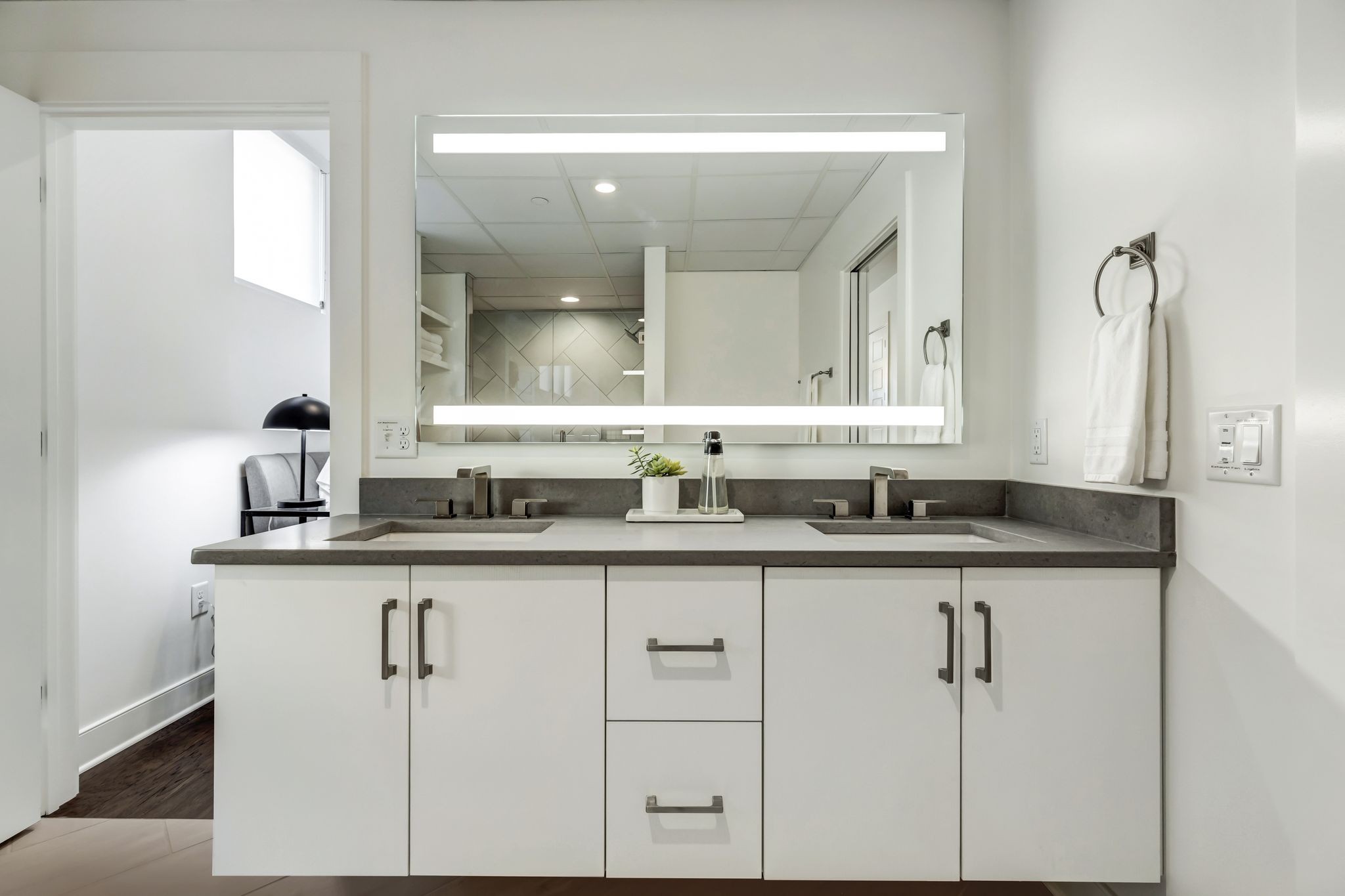3131 Long Blvd Unit: 200