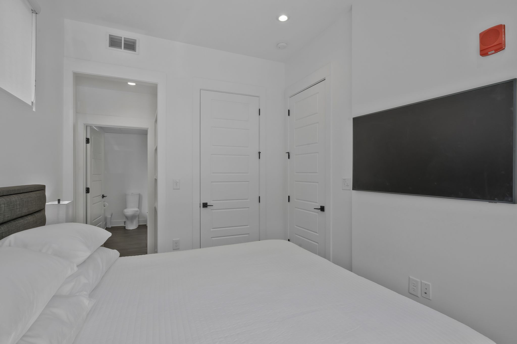 3131 Long Blvd Unit: 101