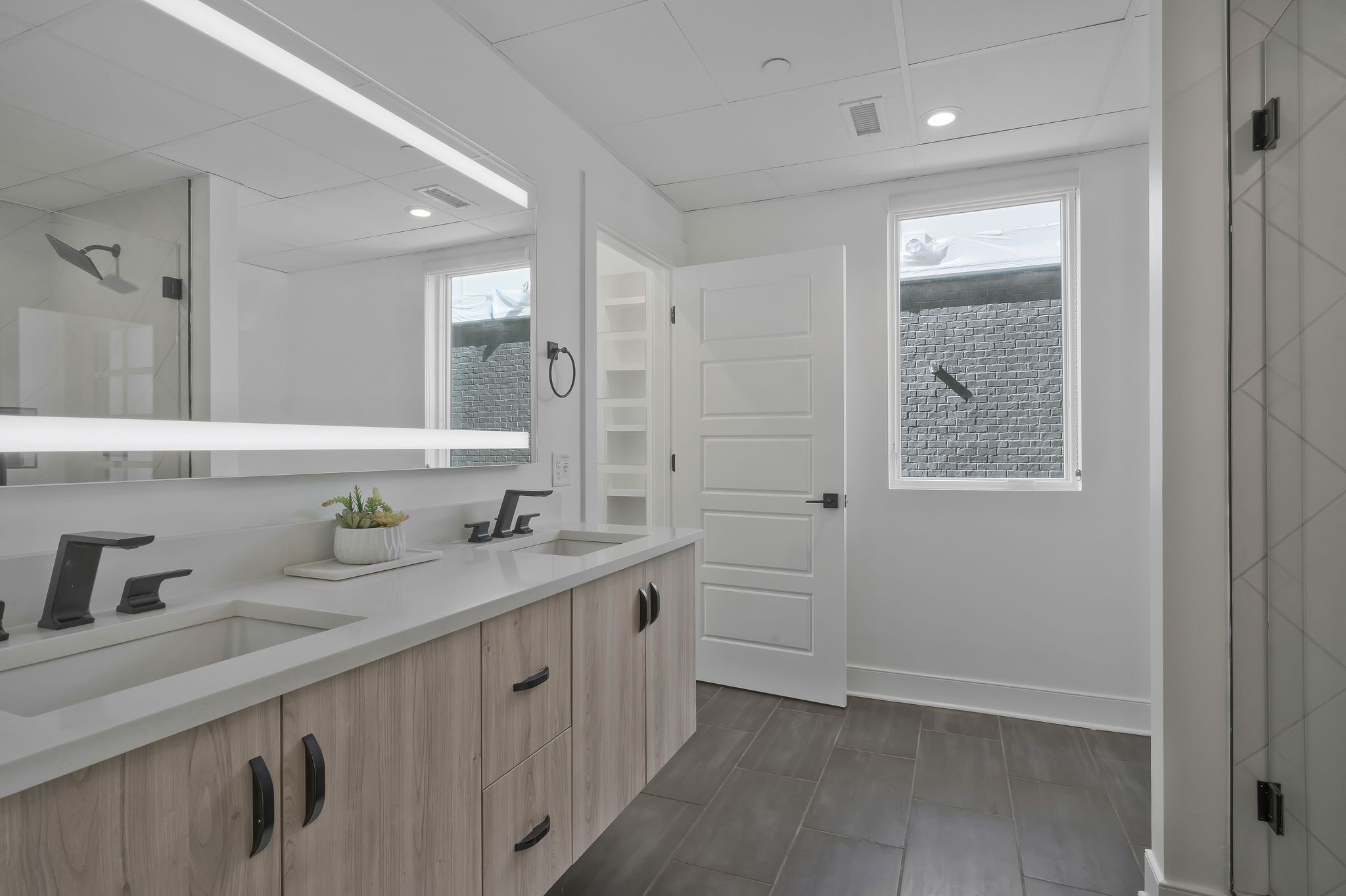 3131 Long Blvd Unit: 101