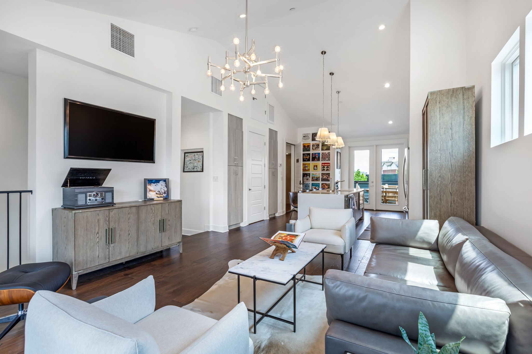 3131 Long Blvd Unit: 301